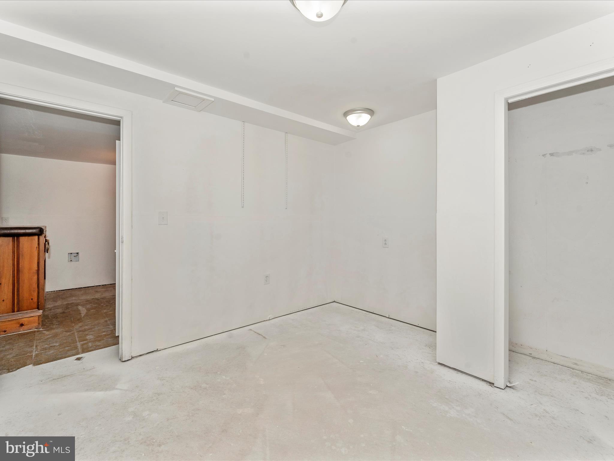 SPRINGFIELD VILLAGE - Residential