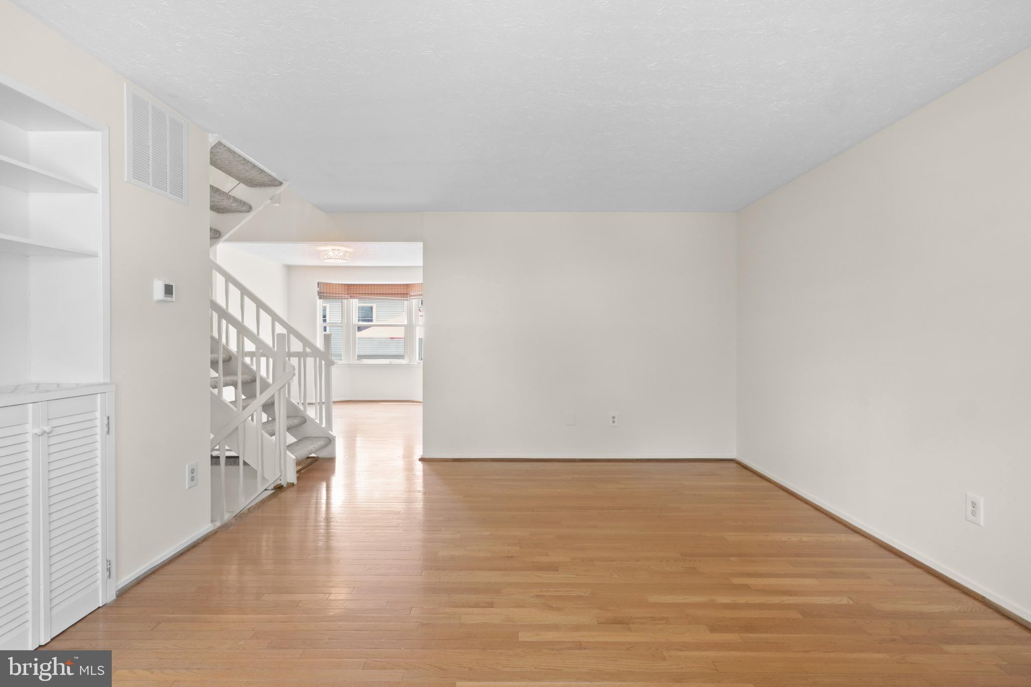 125 W ANNANDALE ROAD