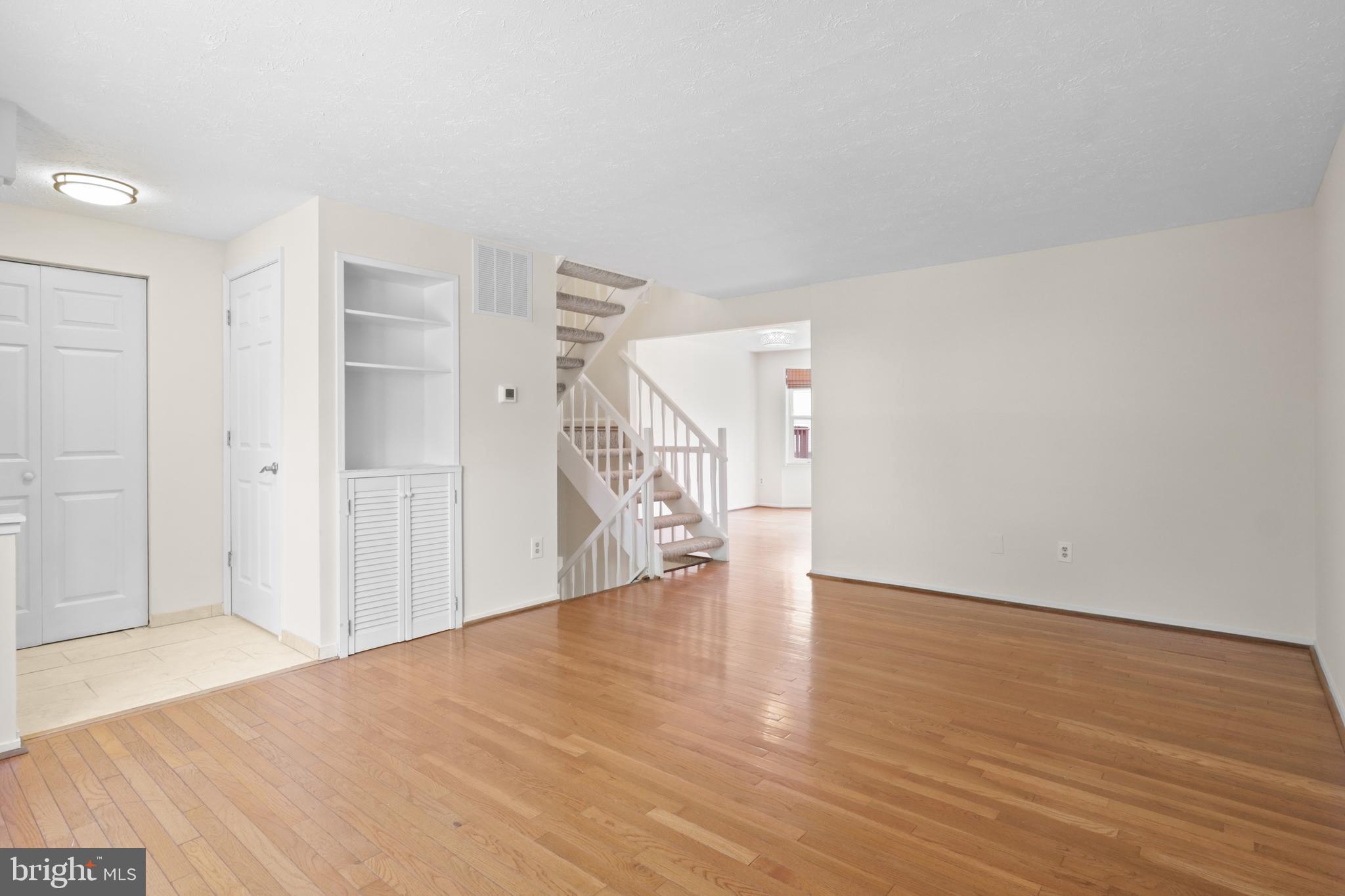 125 W ANNANDALE ROAD