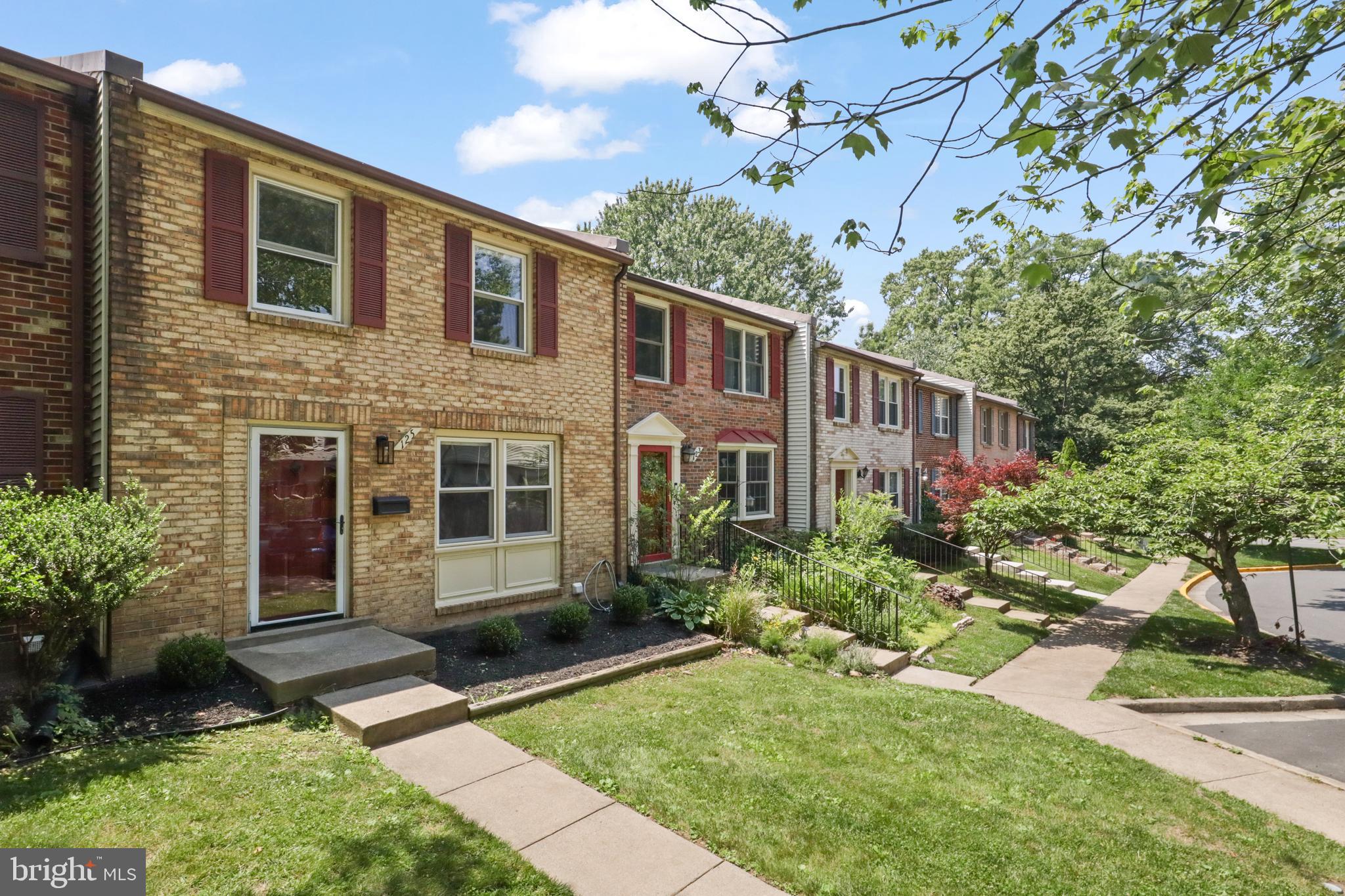125 W ANNANDALE ROAD
