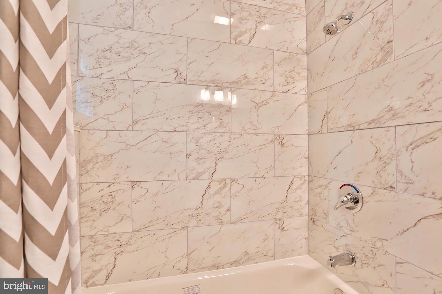 GWYNN LAKE PARK - Residential