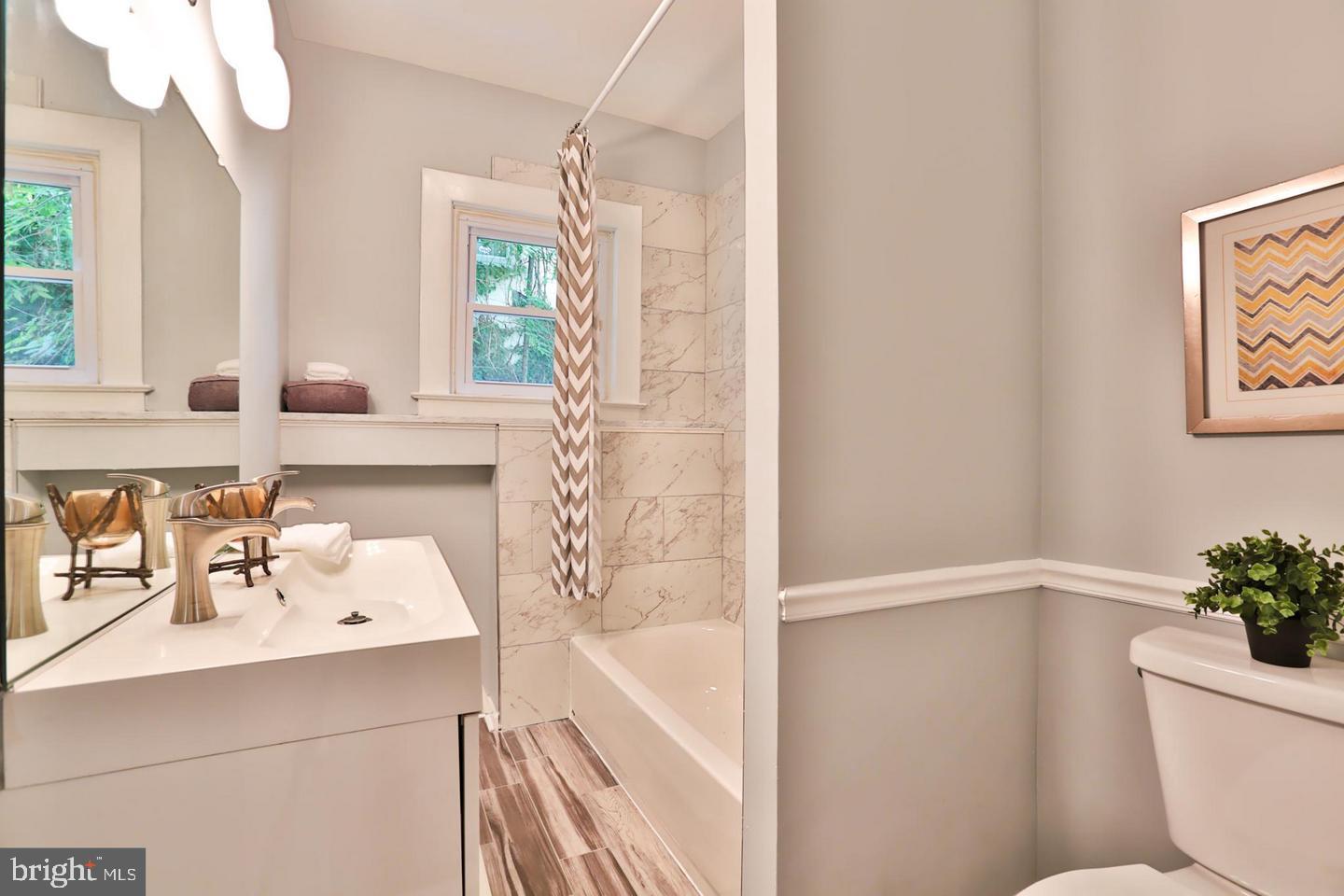 GWYNN LAKE PARK - Residential