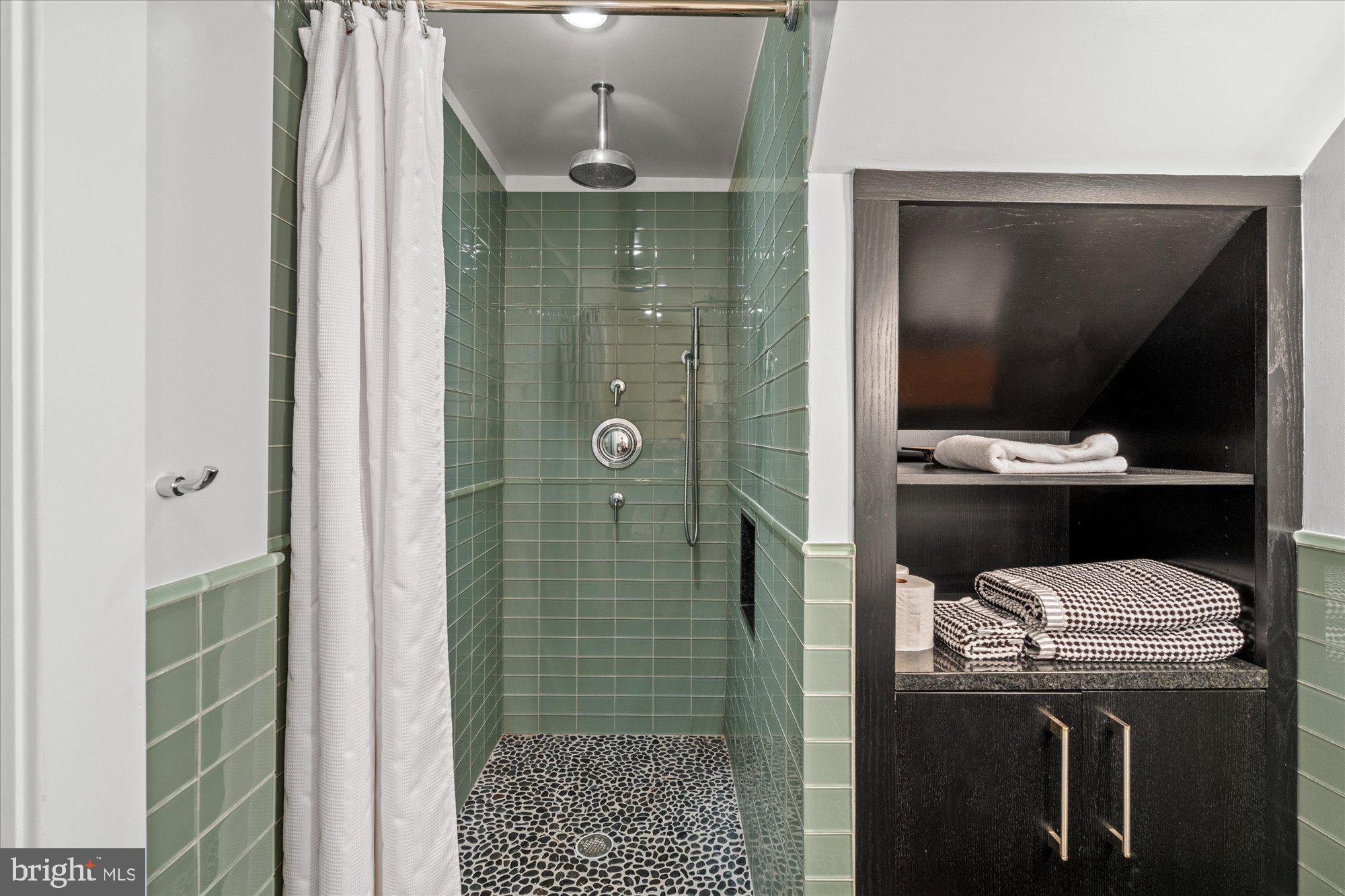 OLD TOWN ALEXANDRIA - Residential Lease