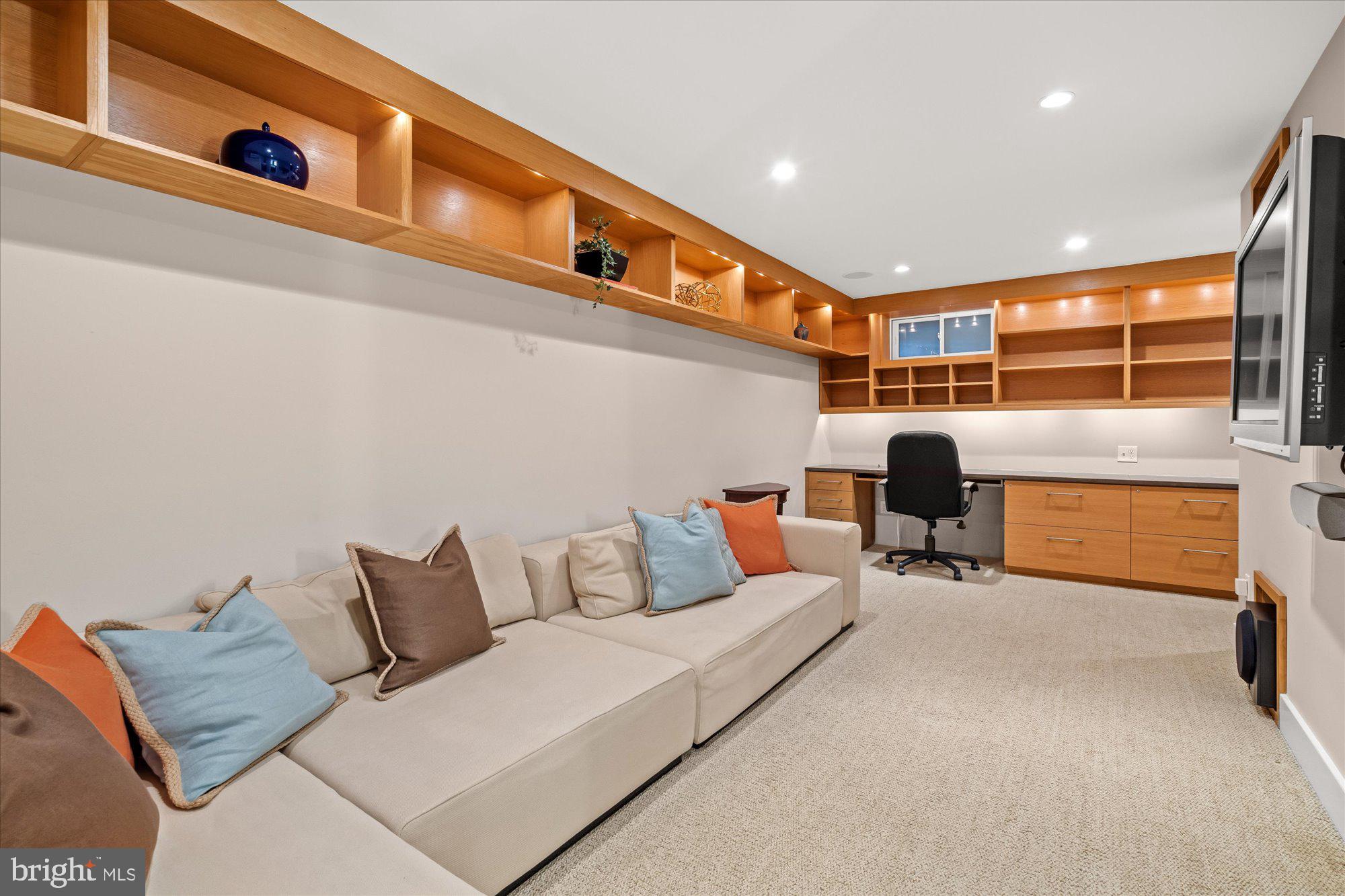 OLD TOWN ALEXANDRIA - Residential Lease