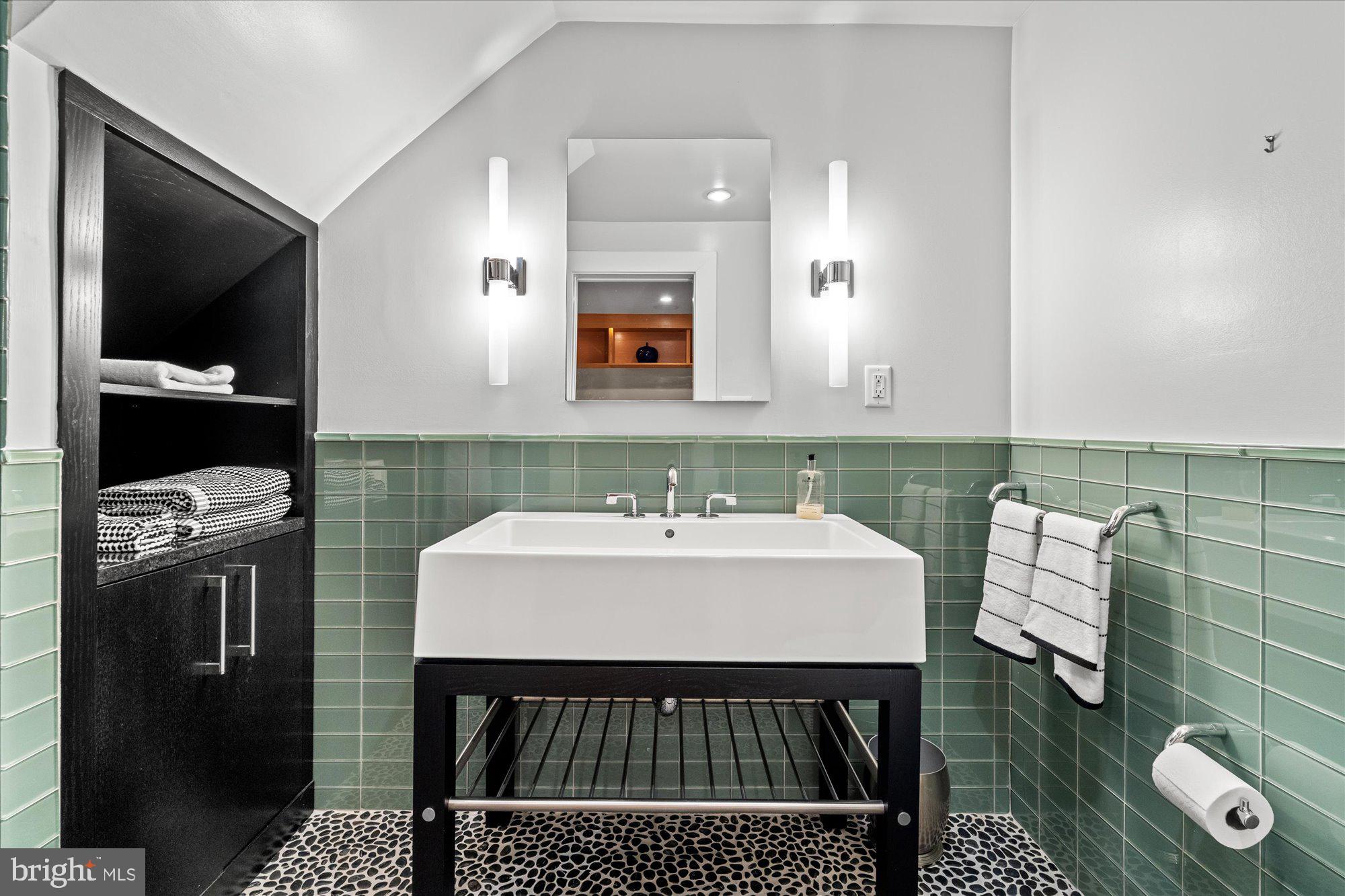 OLD TOWN ALEXANDRIA - Residential Lease