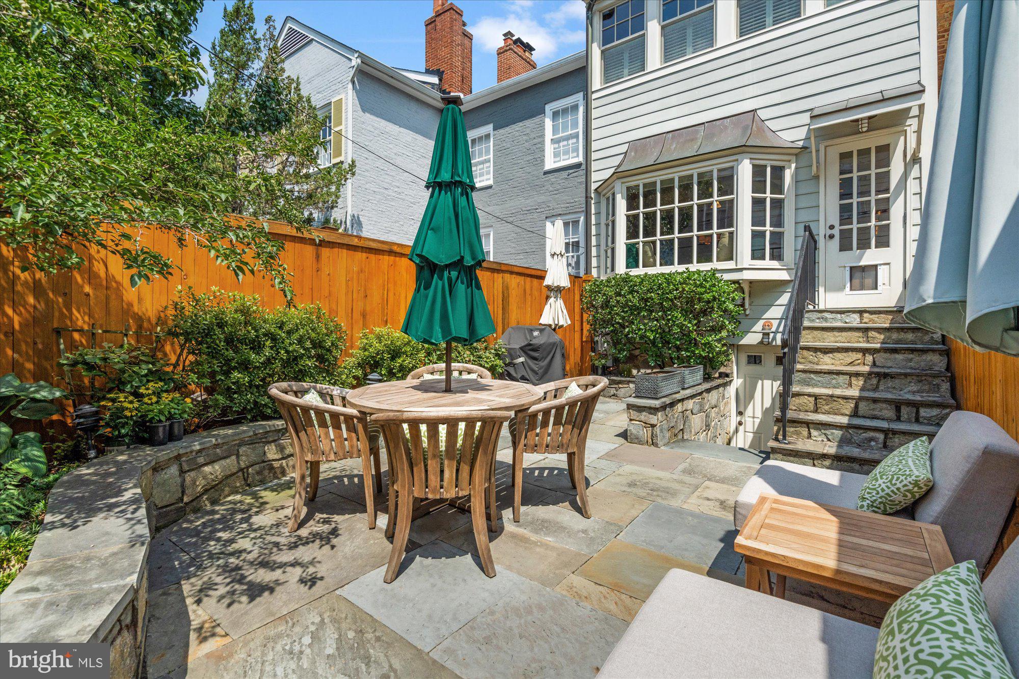 OLD TOWN ALEXANDRIA - Residential Lease