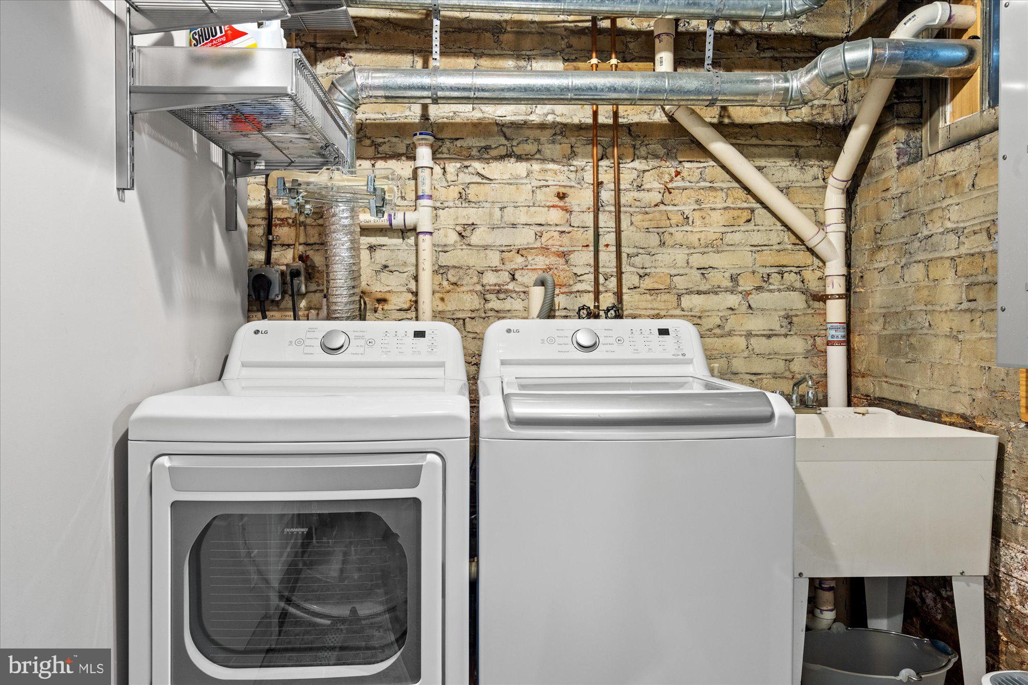 OLD TOWN ALEXANDRIA - Residential Lease