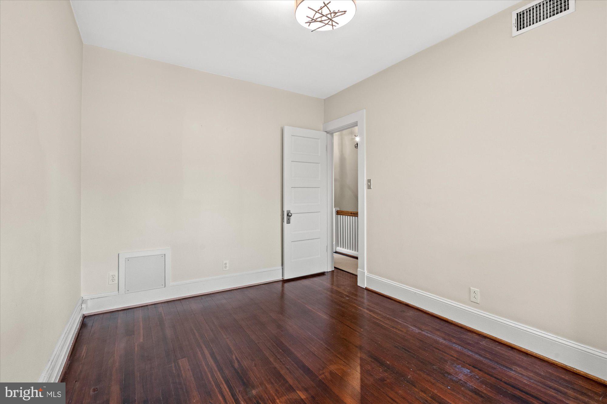 OLD TOWN ALEXANDRIA - Residential Lease