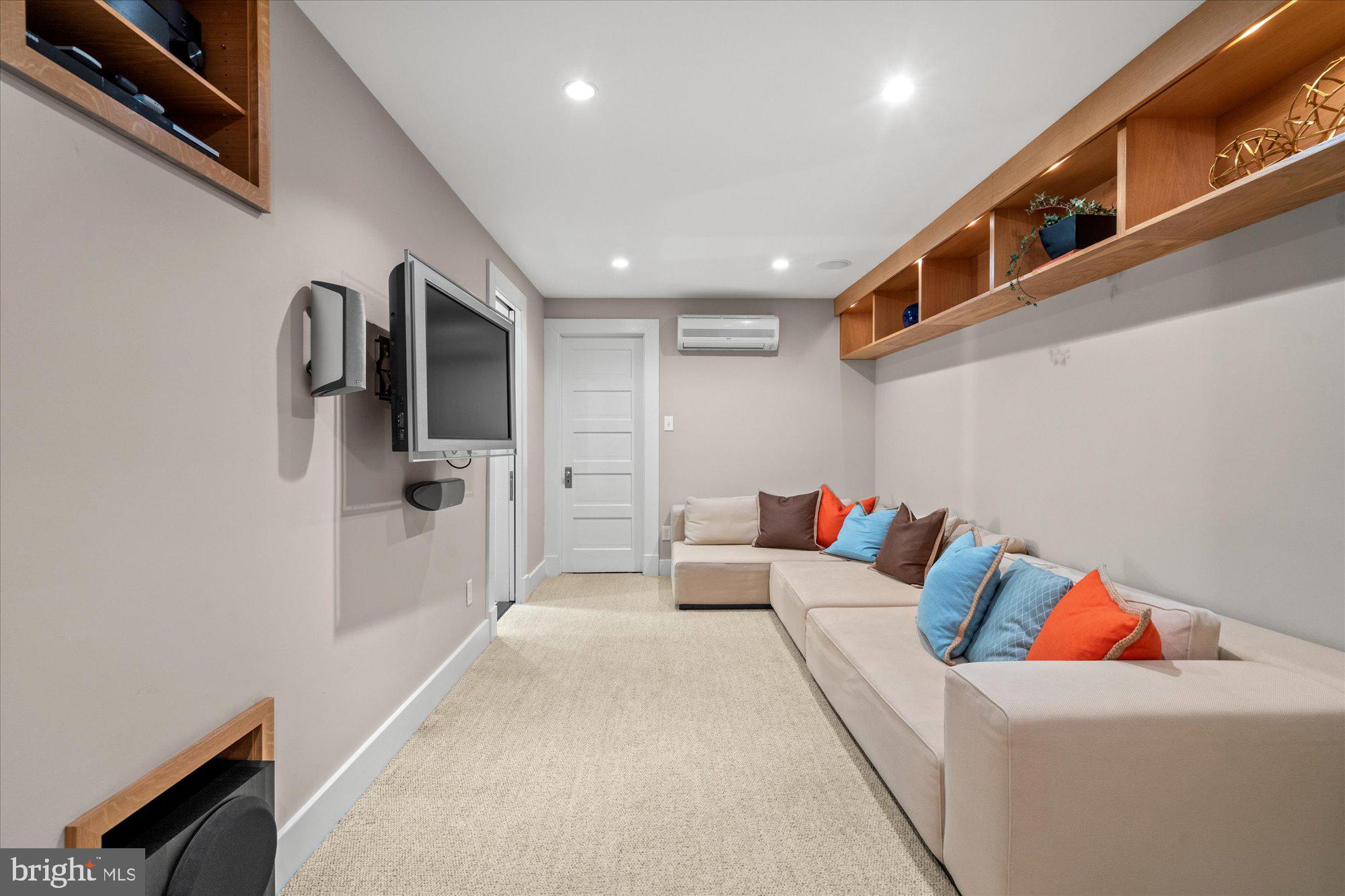 OLD TOWN ALEXANDRIA - Residential Lease