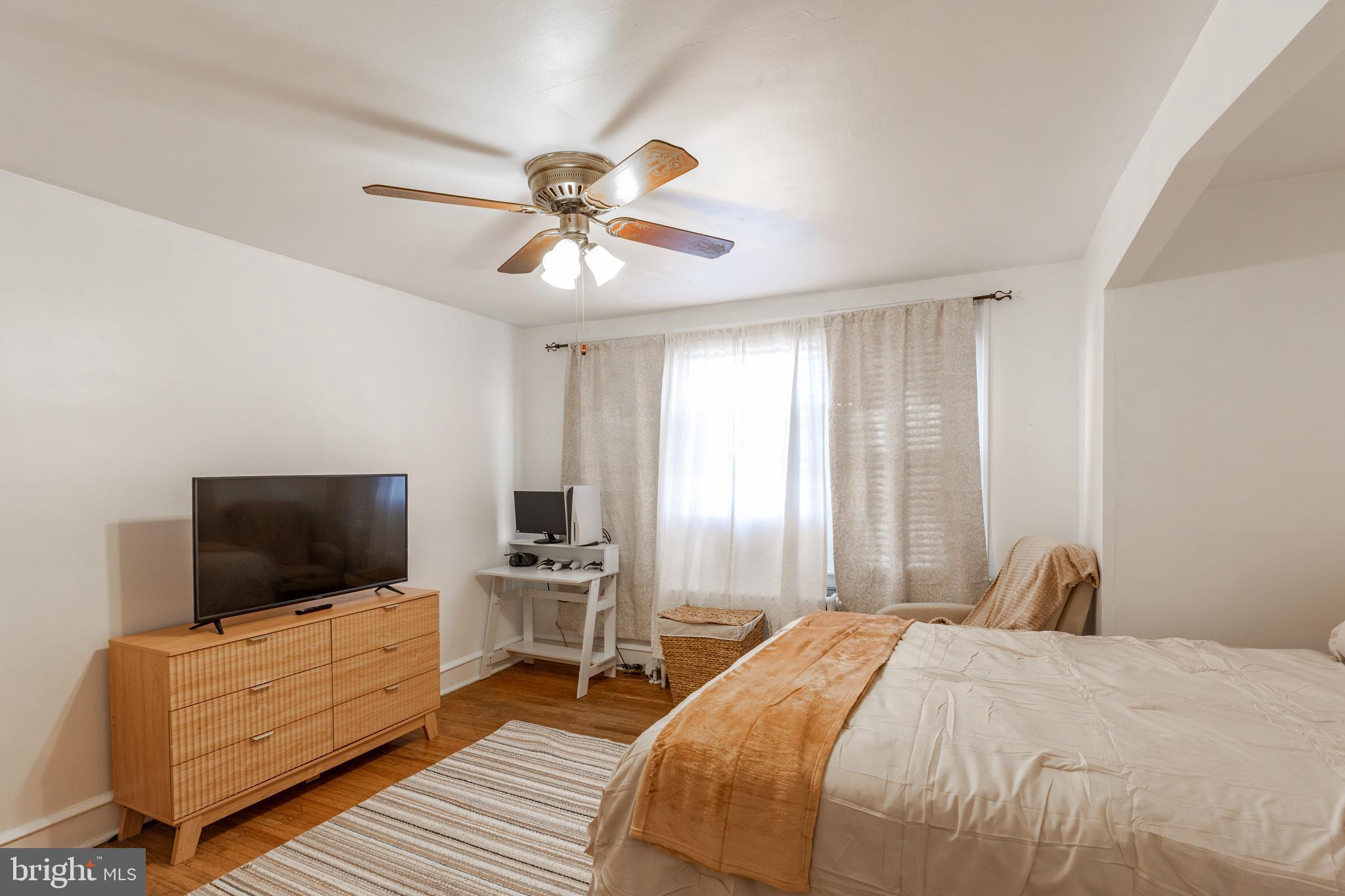 LAWNCREST - Residential