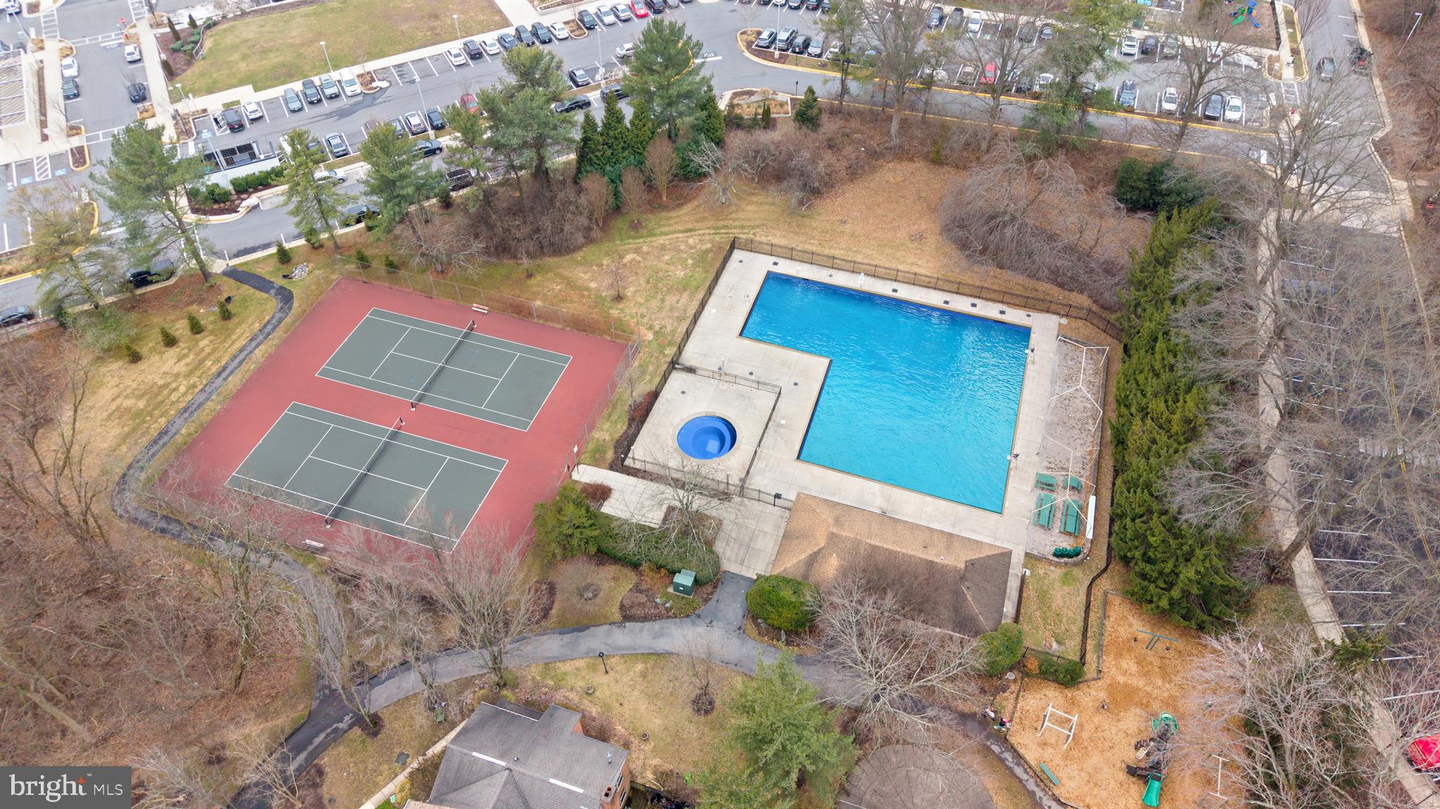 INVERNESS KNOLLS - Residential