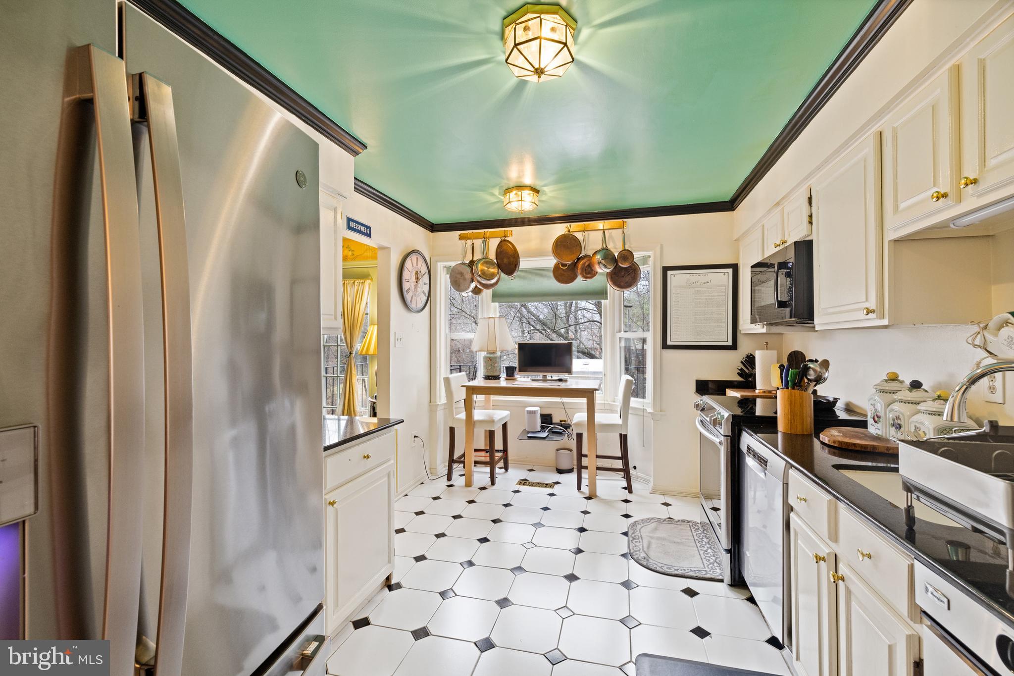 INVERNESS KNOLLS - Residential