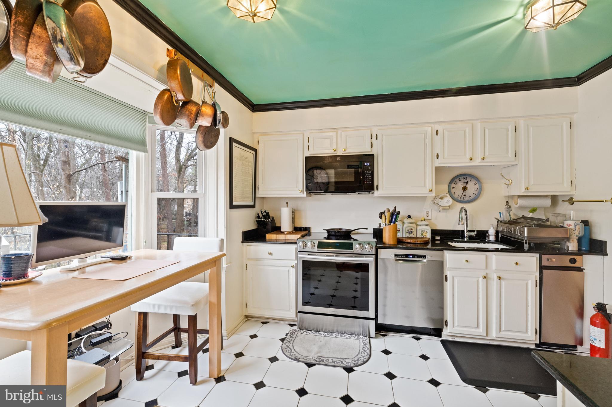 INVERNESS KNOLLS - Residential