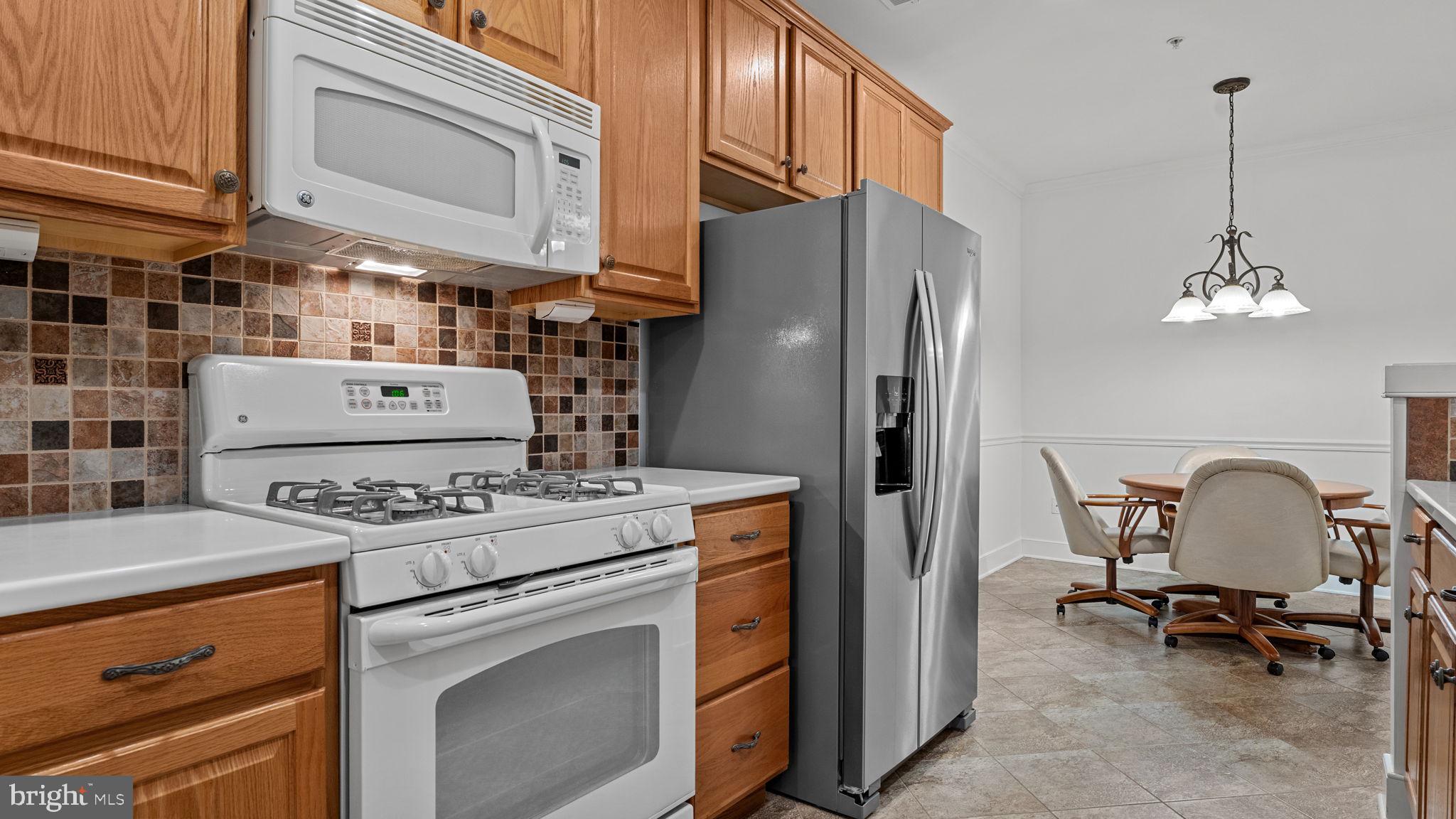 MERIDIAN VALLEY SQ - Residential