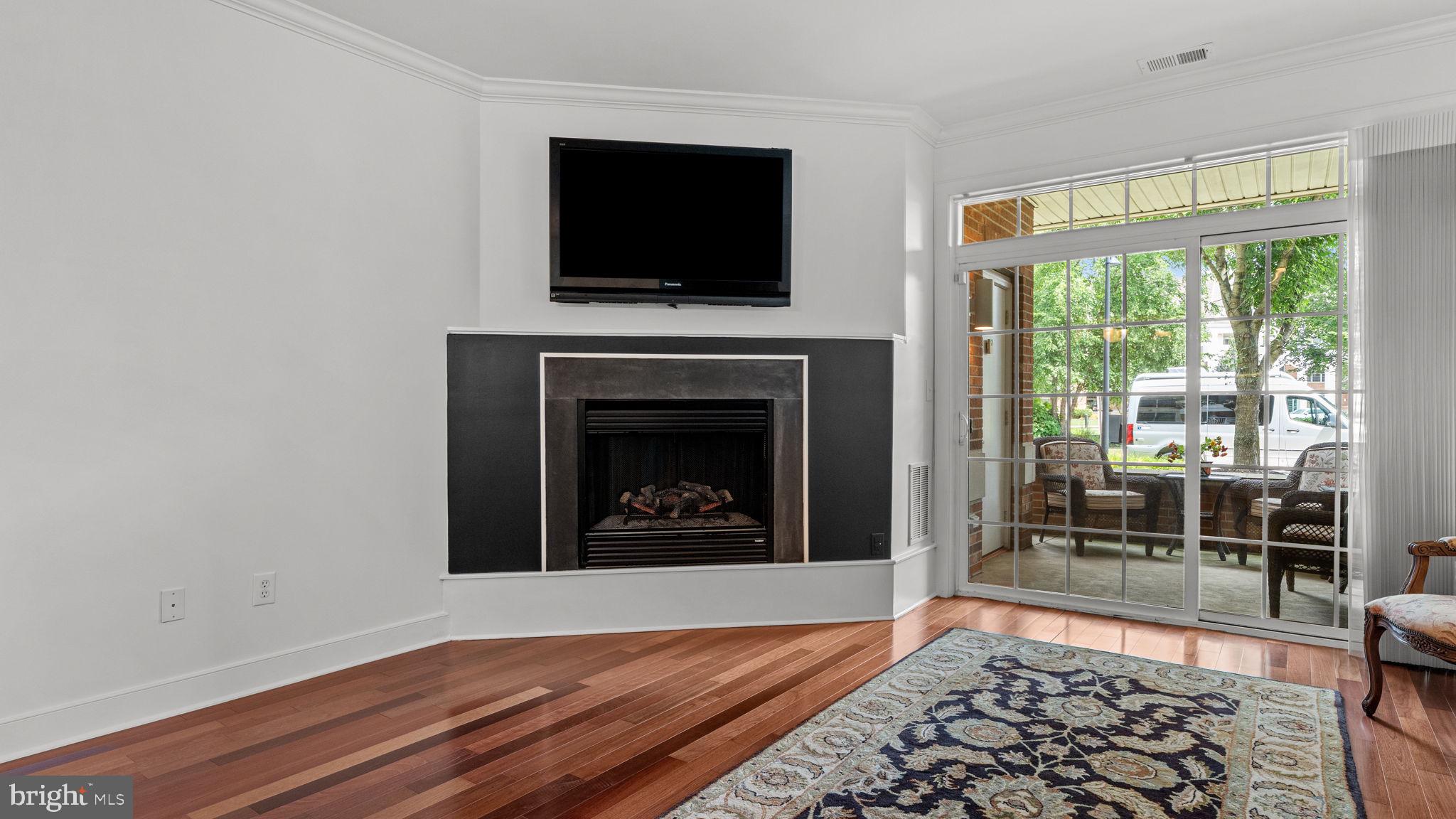 MERIDIAN VALLEY SQ - Residential