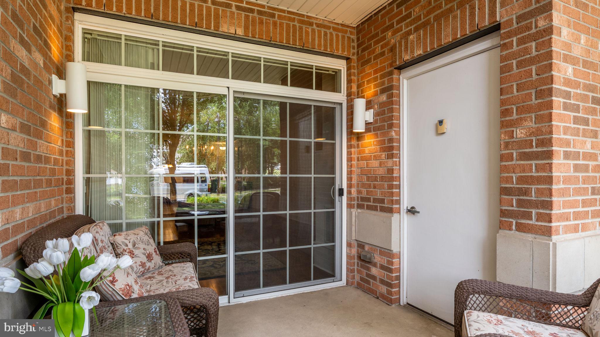 MERIDIAN VALLEY SQ - Residential