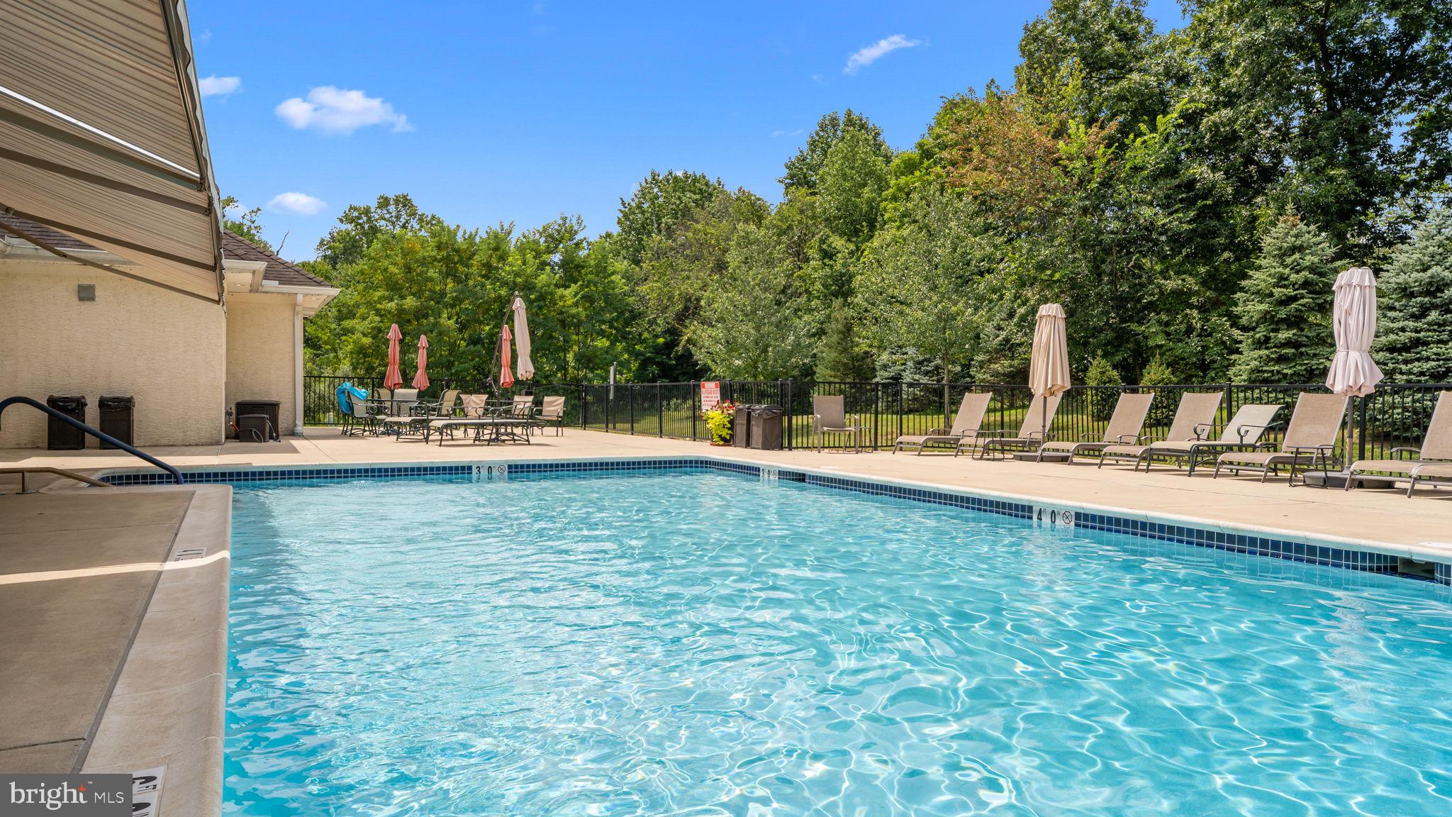 MERIDIAN VALLEY SQ - Residential