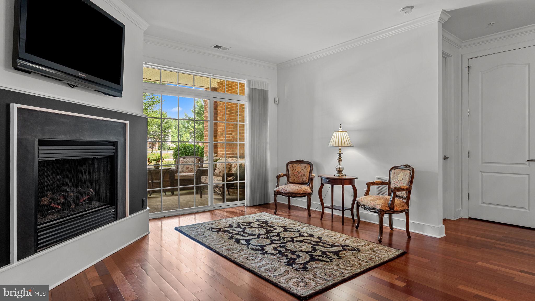 MERIDIAN VALLEY SQ - Residential