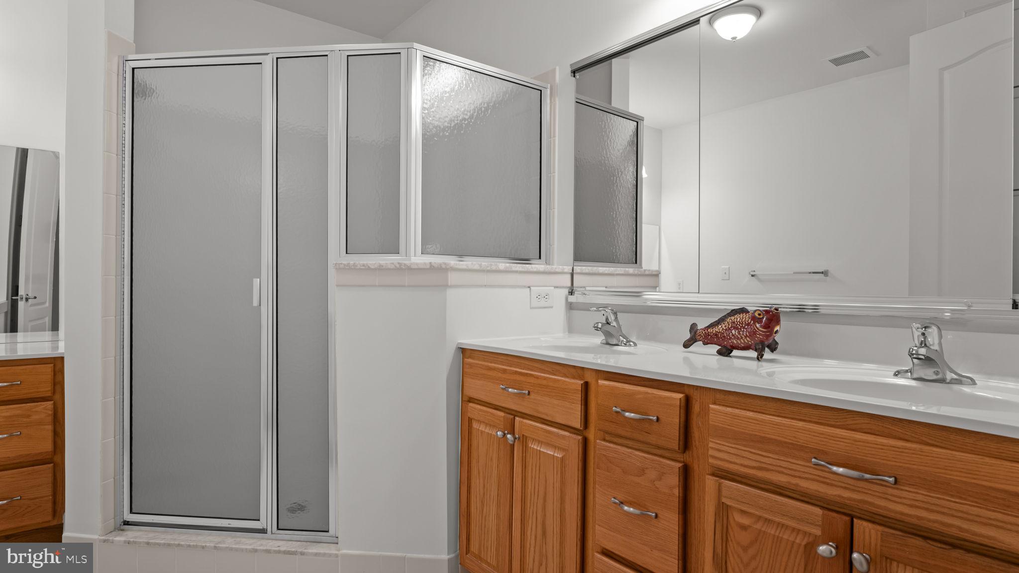 MERIDIAN VALLEY SQ - Residential