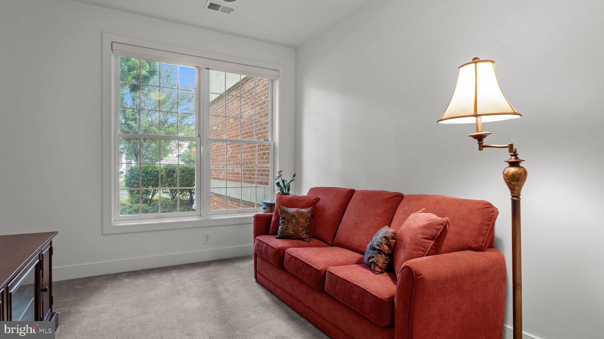 MERIDIAN VALLEY SQ - Residential