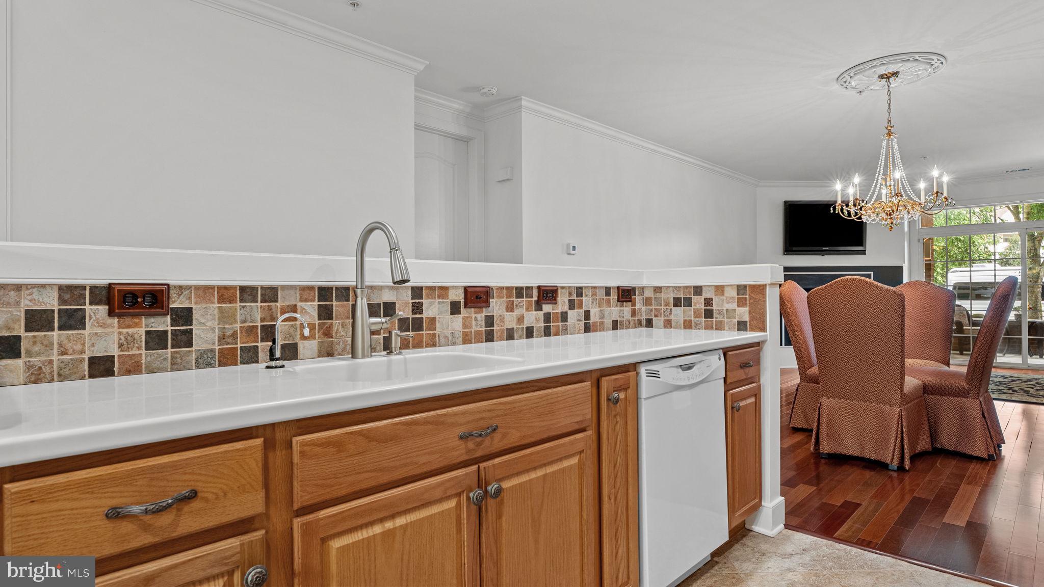 MERIDIAN VALLEY SQ - Residential