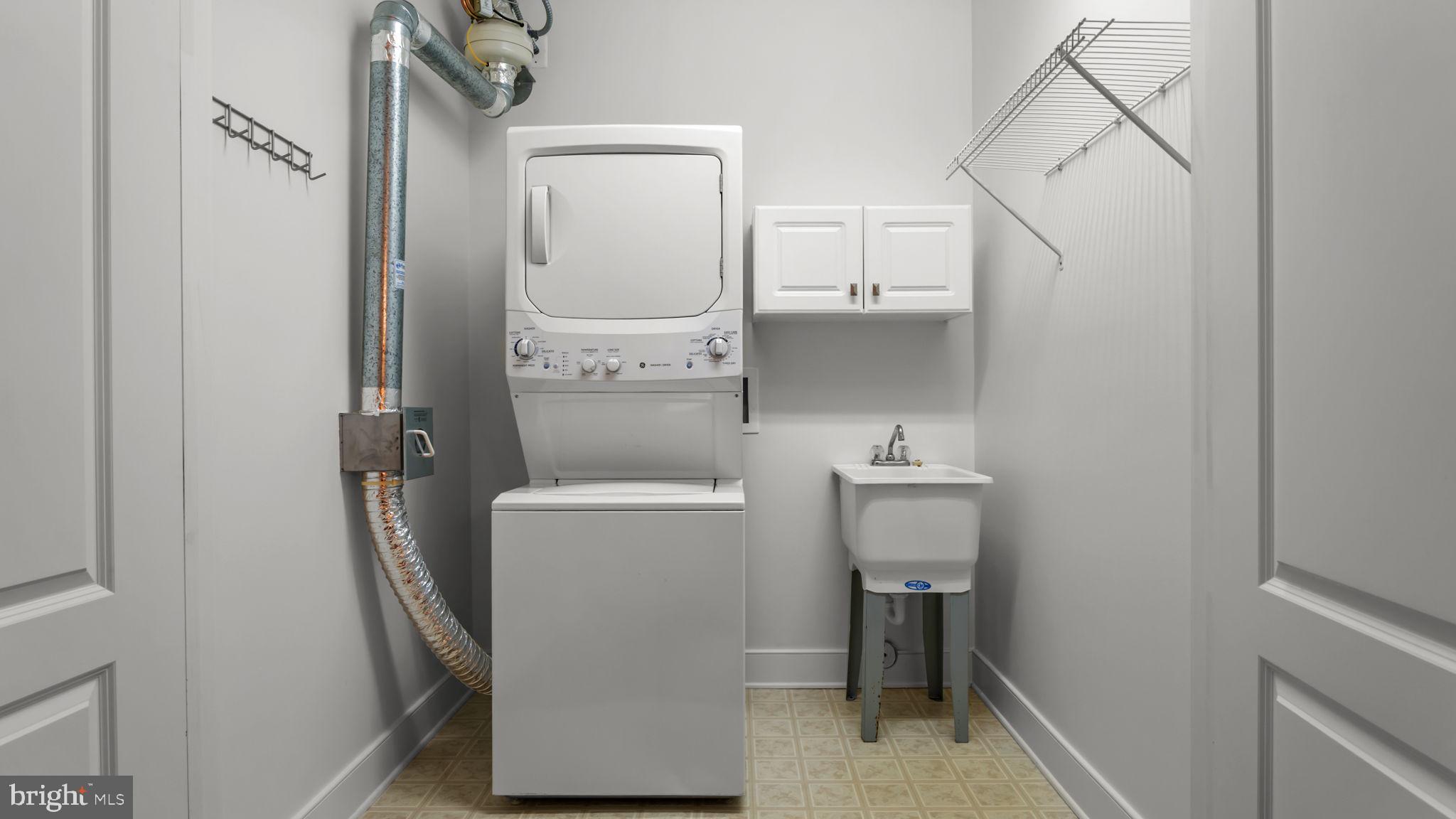 MERIDIAN VALLEY SQ - Residential