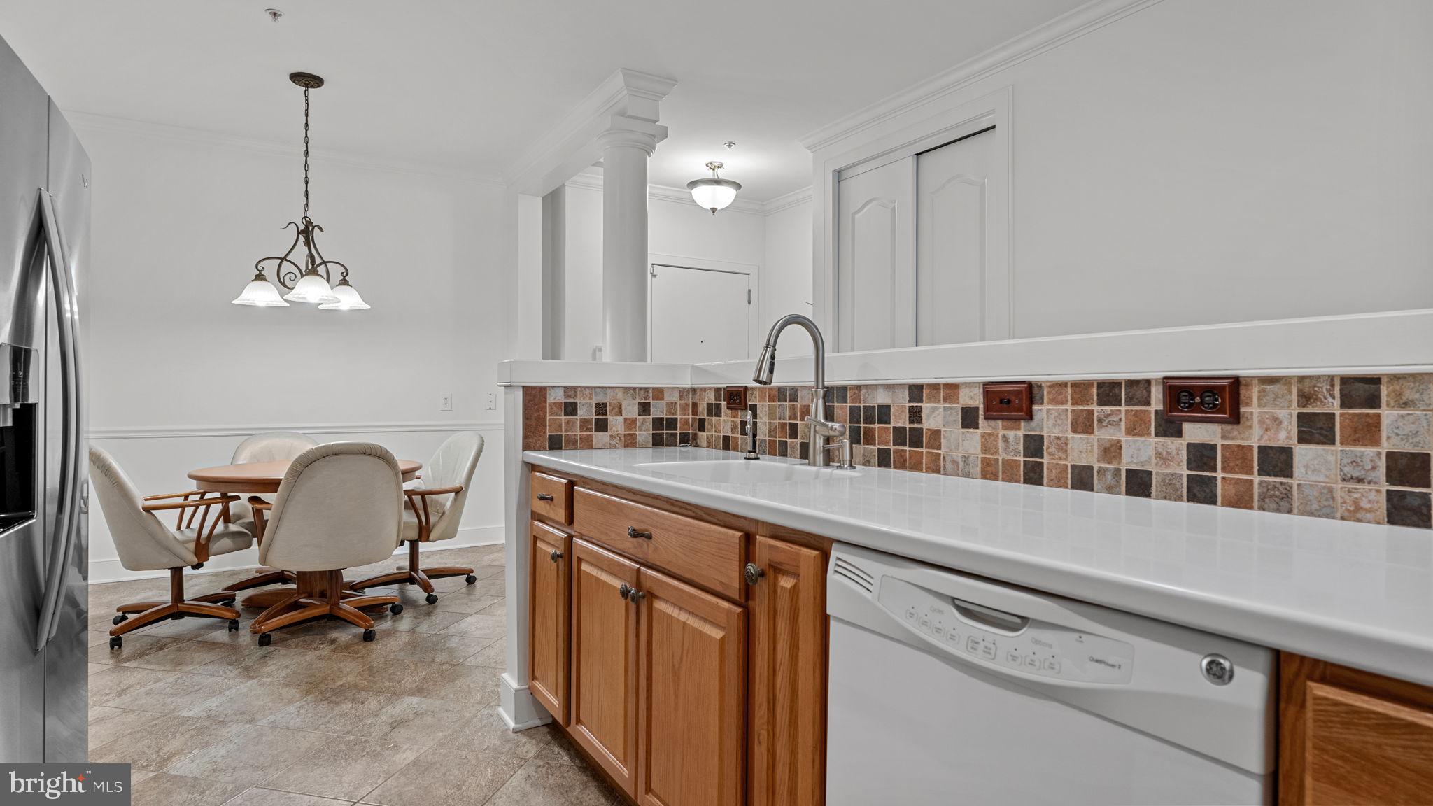 MERIDIAN VALLEY SQ - Residential