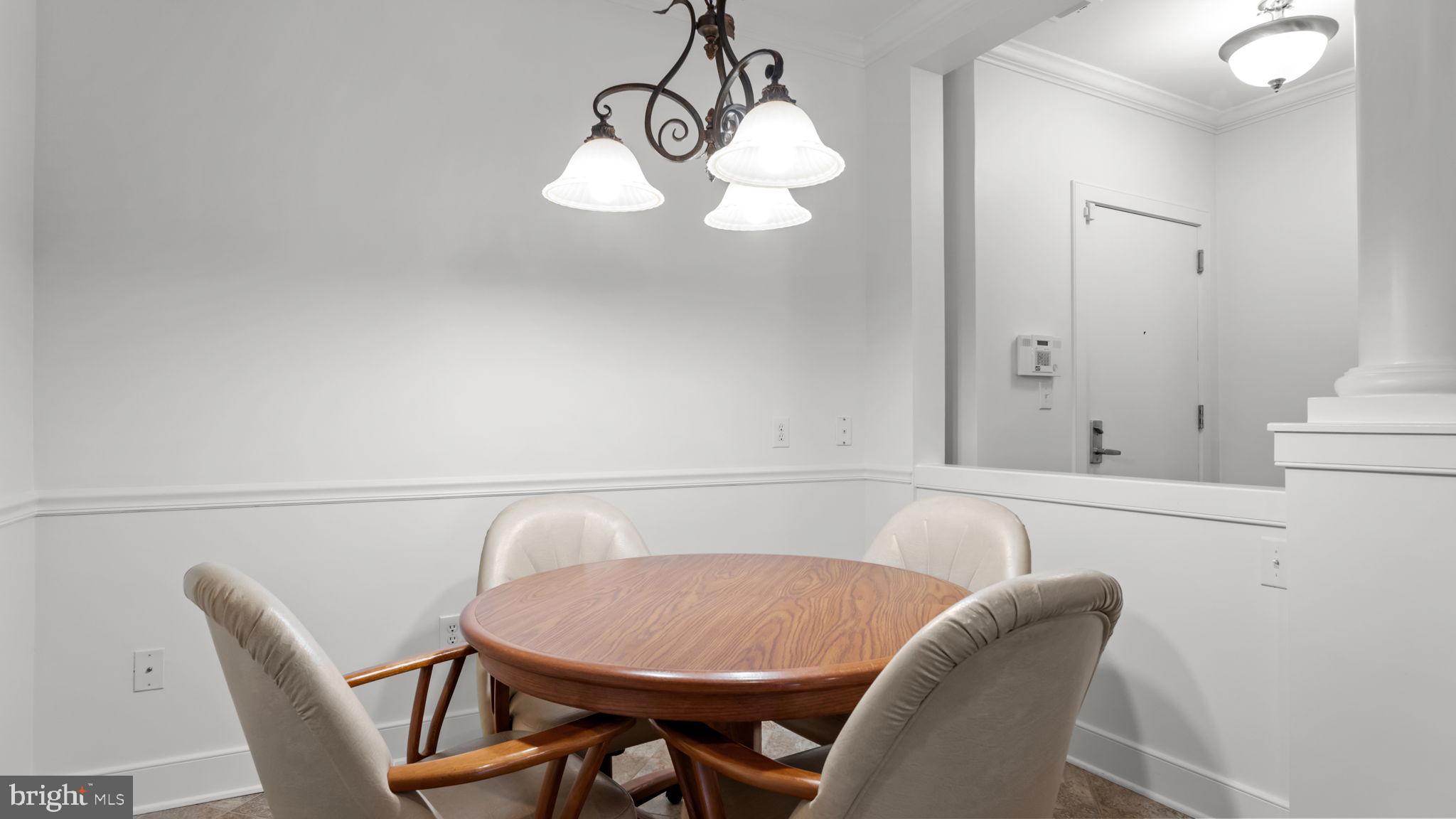 MERIDIAN VALLEY SQ - Residential