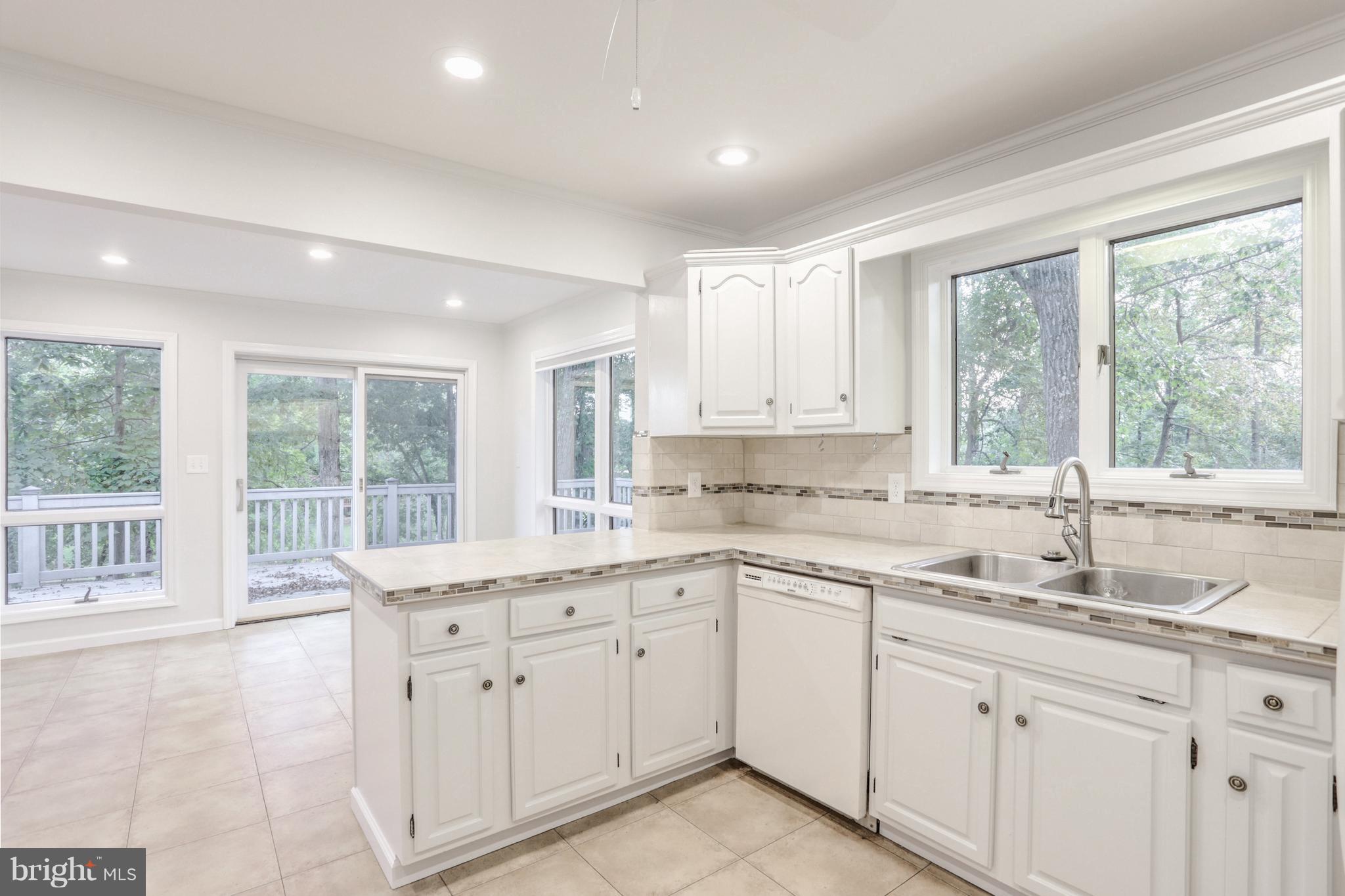 LAKE MEADE - Residential