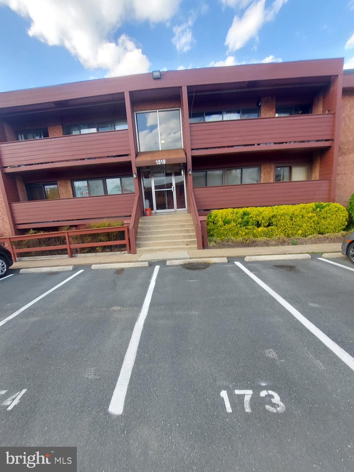 1519 S GEORGE MASON DRIVE S 21