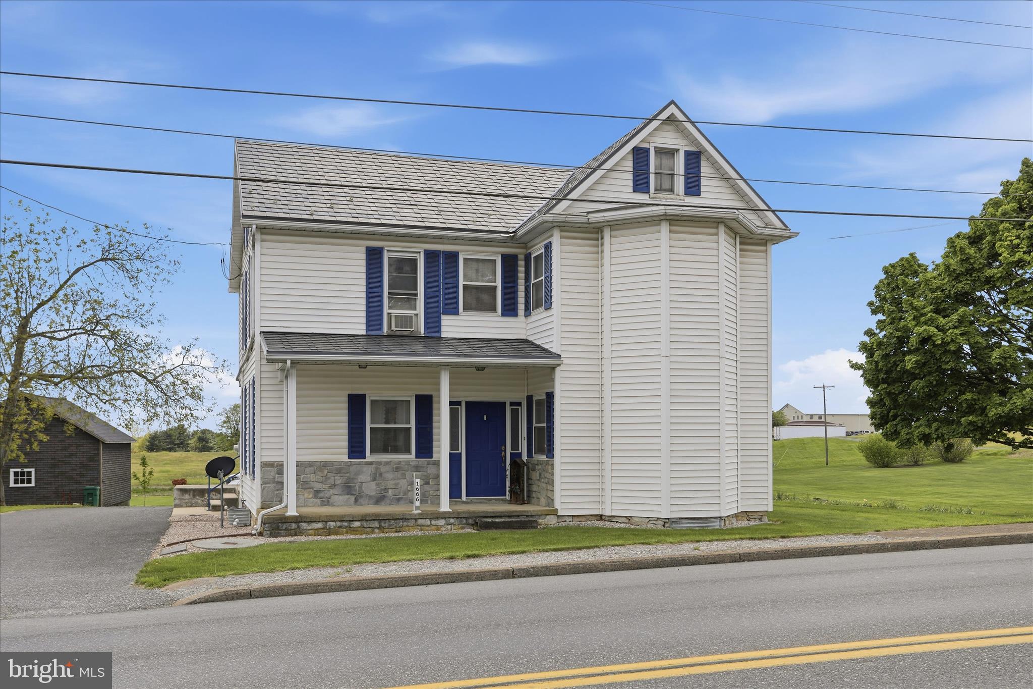 1666 E BUCHANAN TRAIL EAST