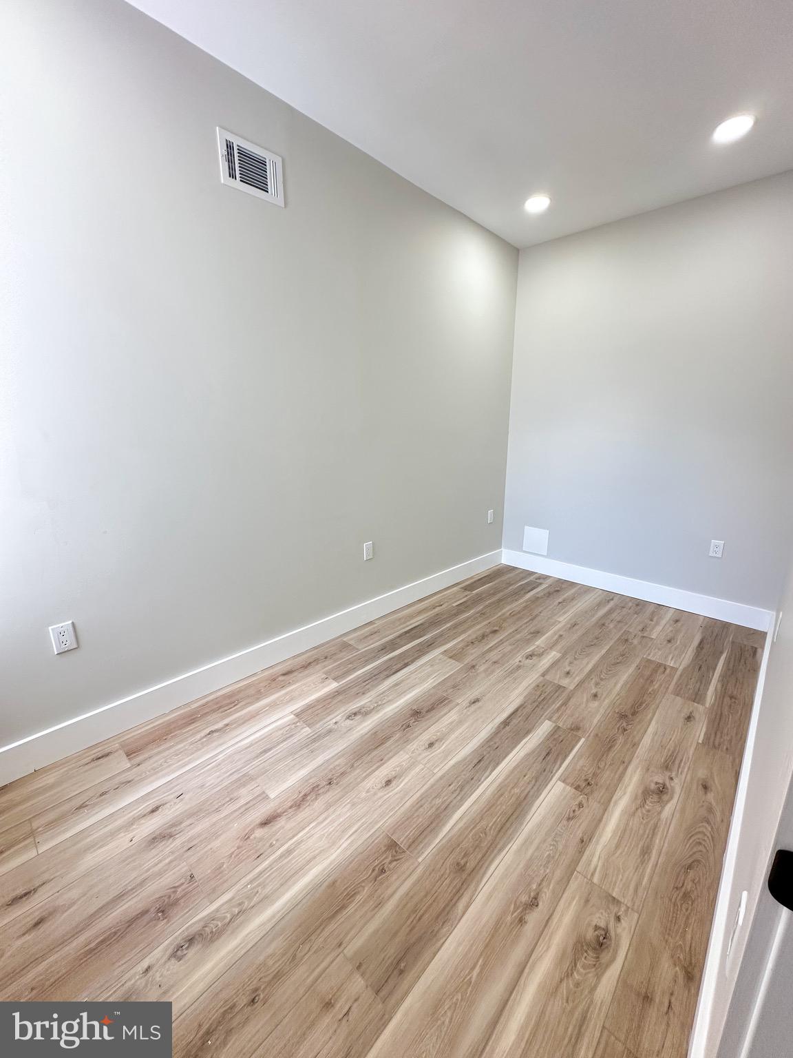 LOWER MOYAMENSING - Residential