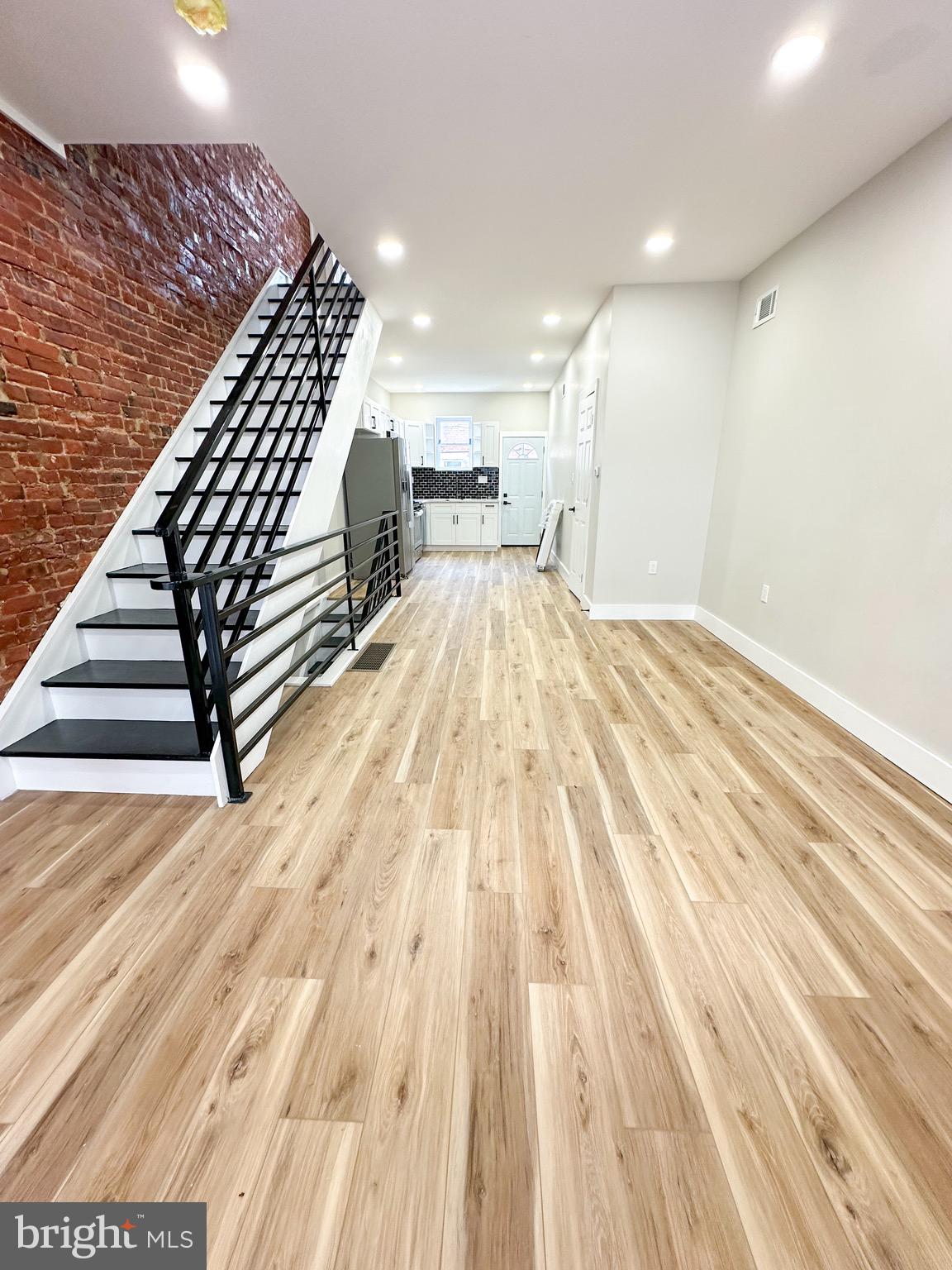 LOWER MOYAMENSING - Residential