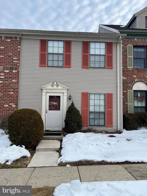 Townhouse For Sale - 3 Van Buren Place<br/> TRENTON, NJ 08648