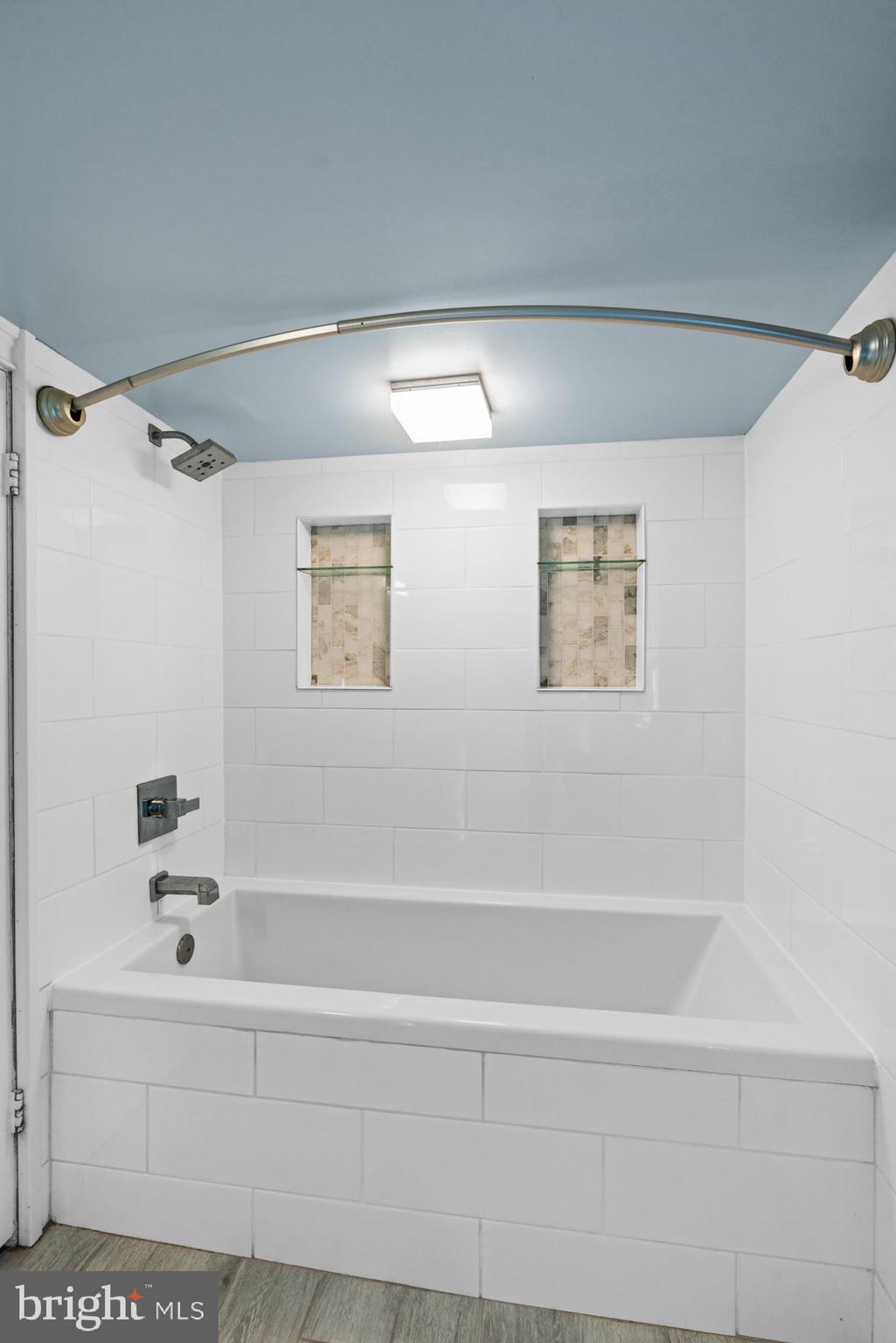 GREENACRES - Residential Lease