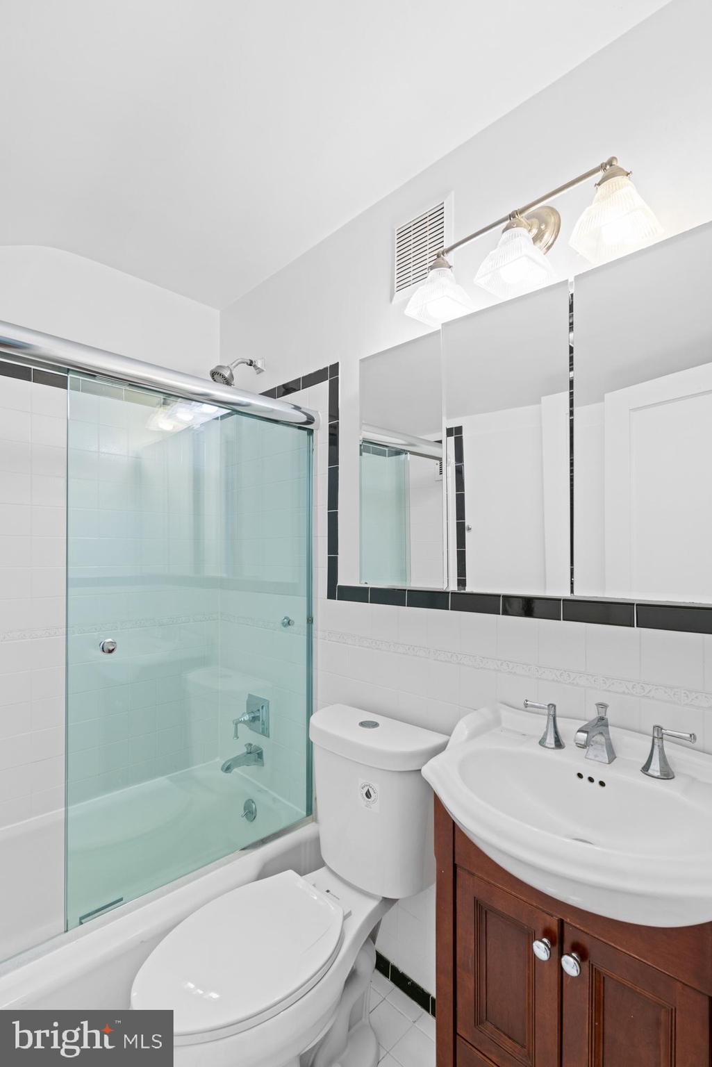 GREENACRES - Residential Lease