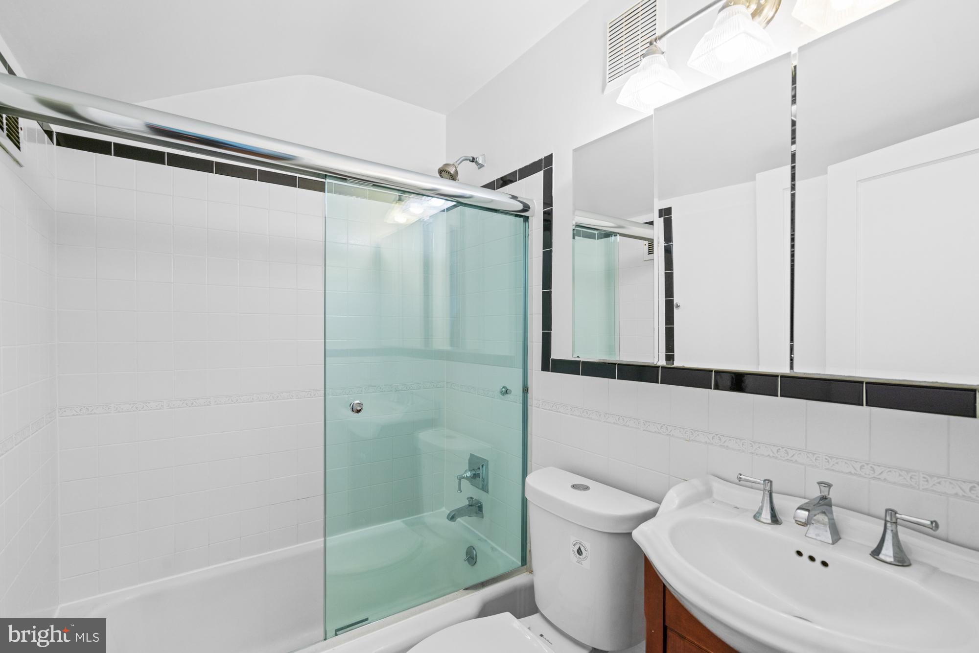 GREENACRES - Residential Lease