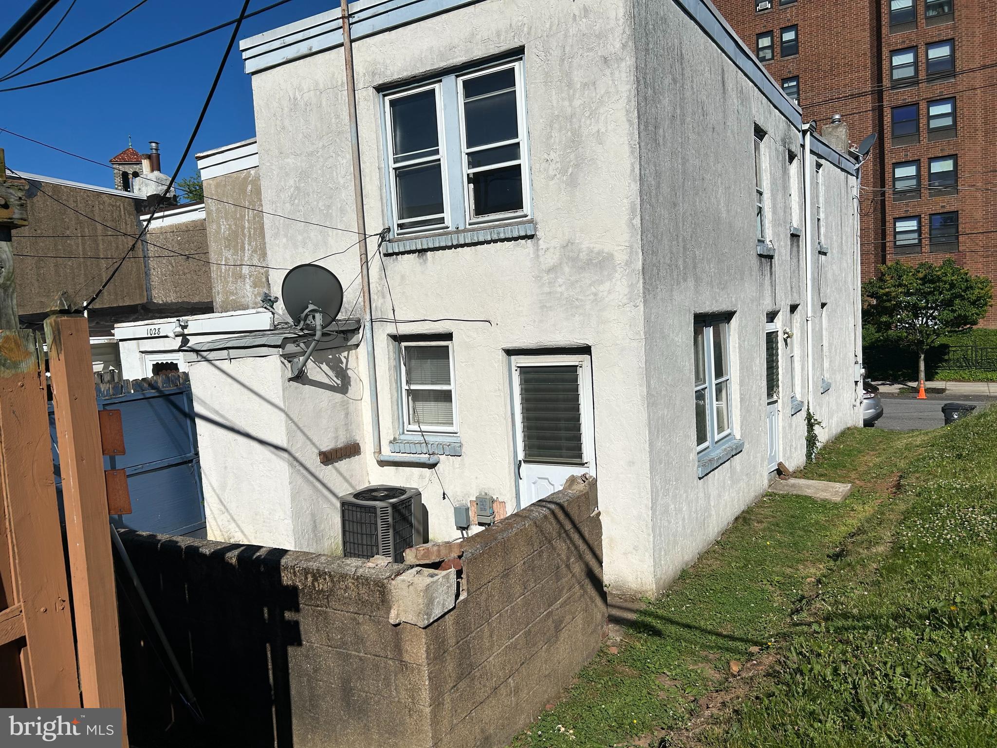 1030 N DUPONT STREET