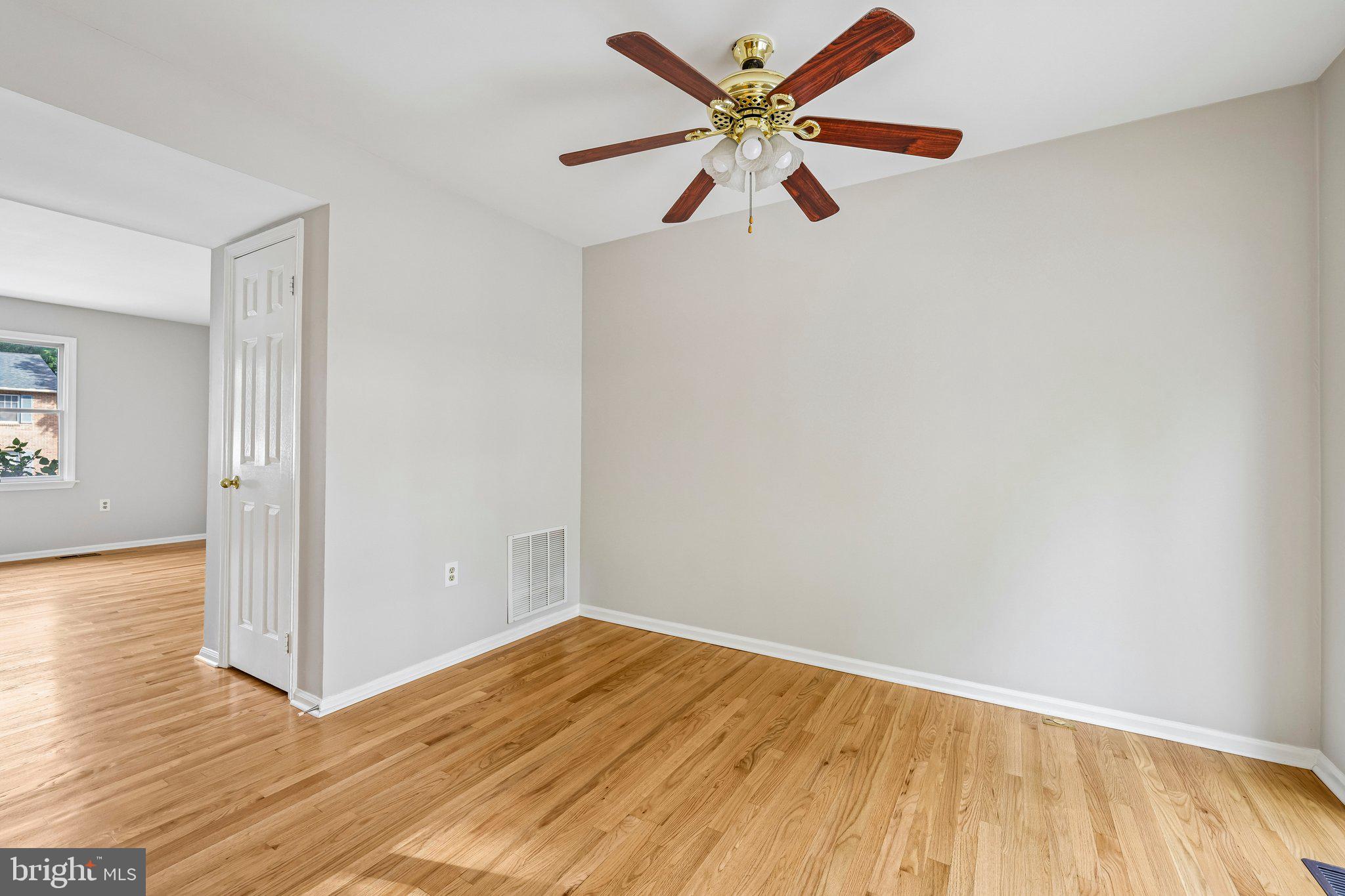 1217 OAK VIEW DRIVE