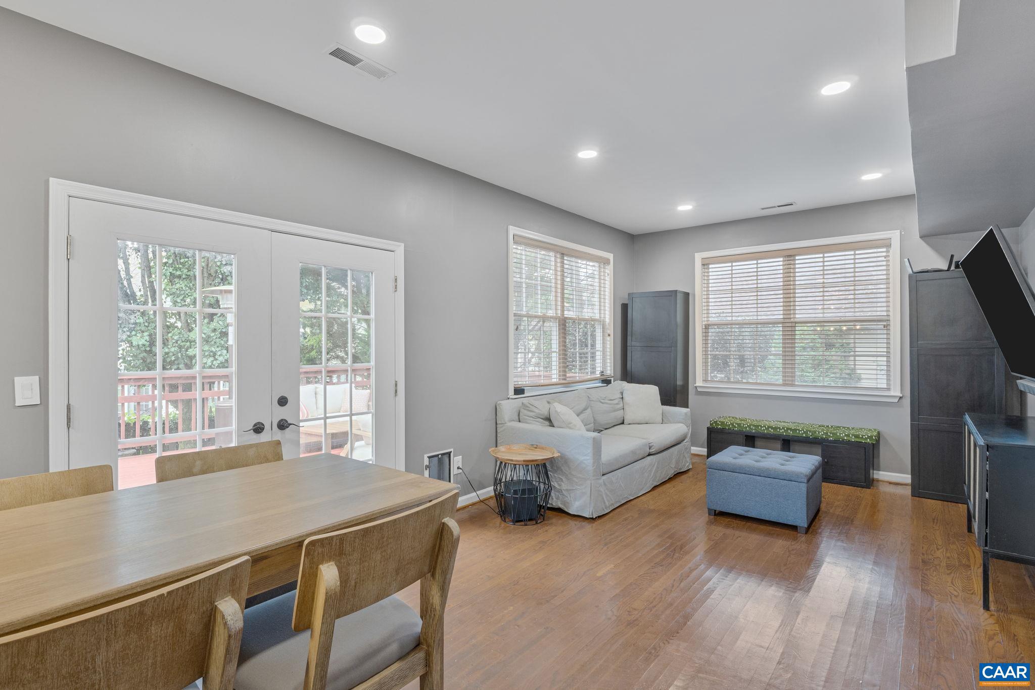 REDFIELDS - Residential