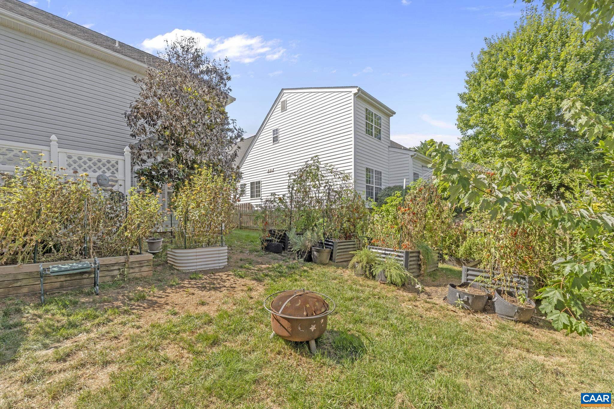 REDFIELDS - Residential