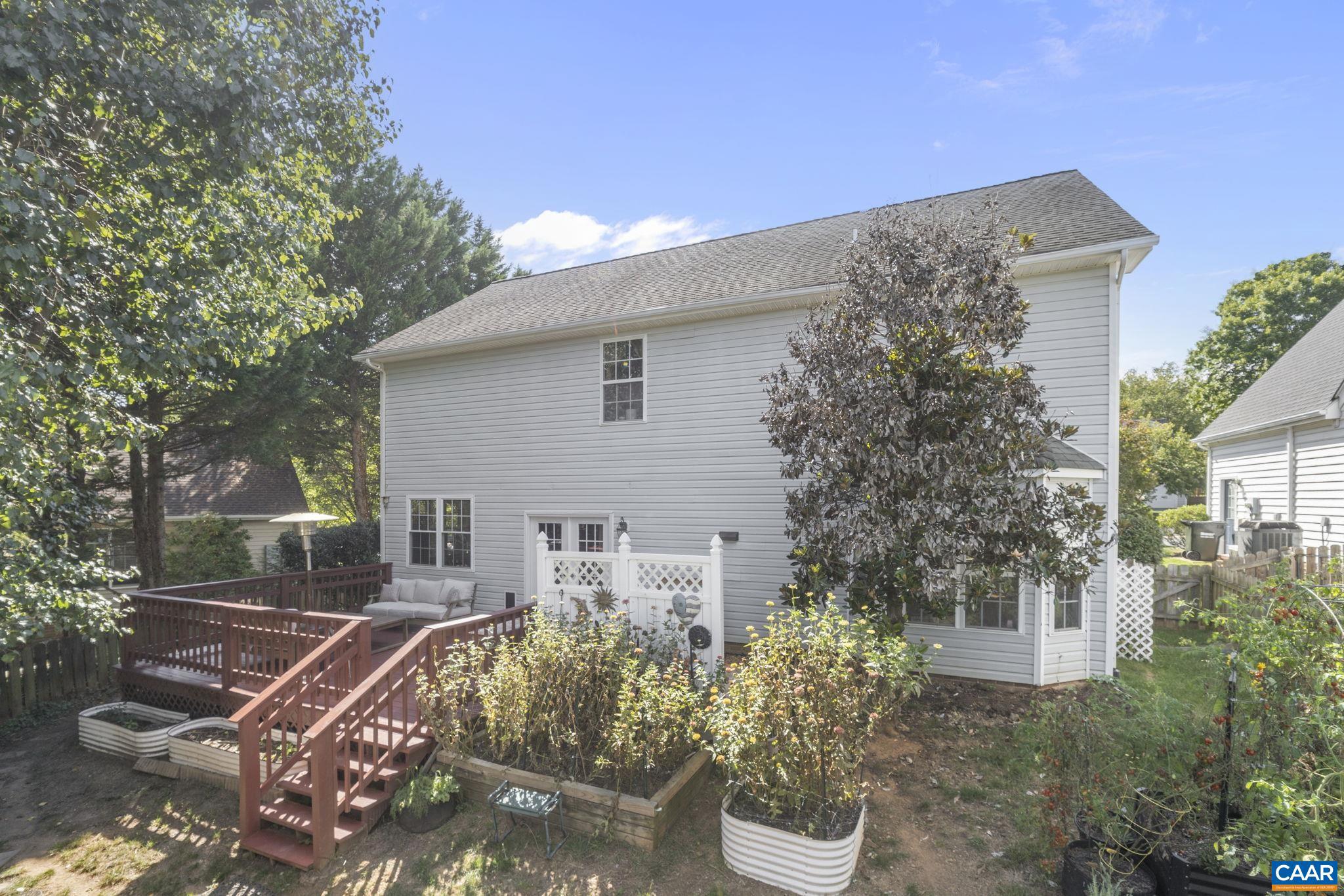 REDFIELDS - Residential