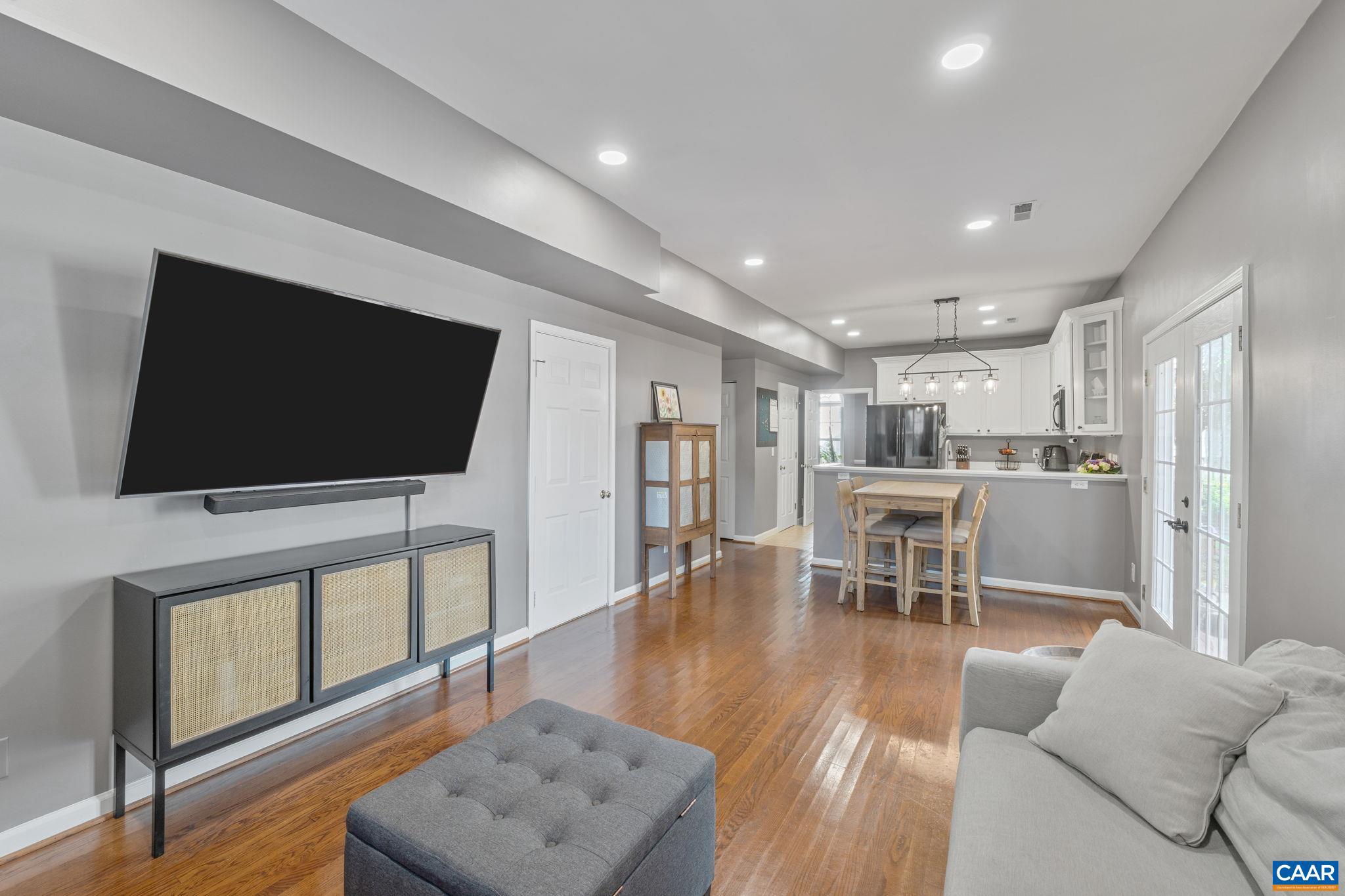 REDFIELDS - Residential