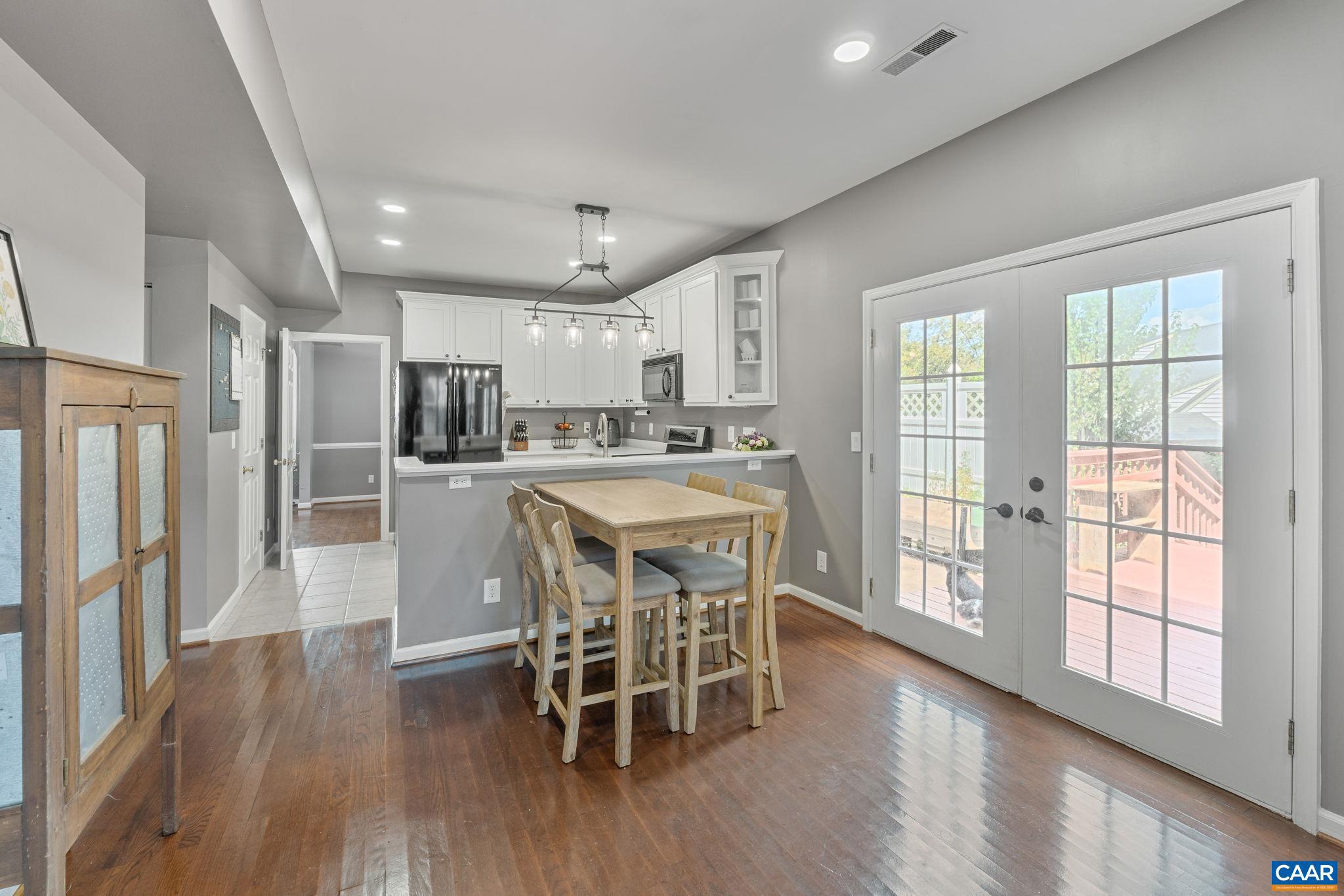 REDFIELDS - Residential