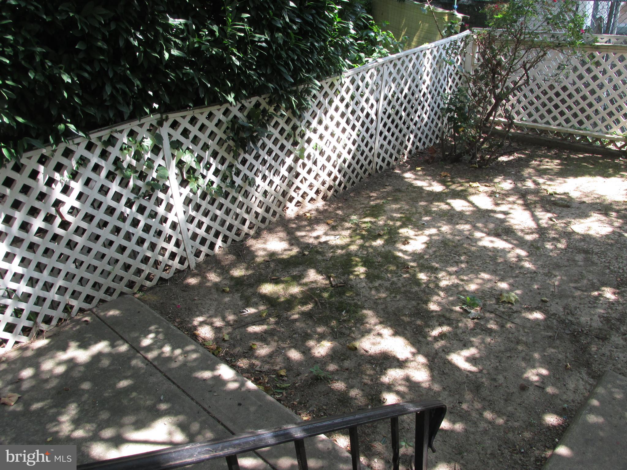 LAWNCREST - Residential