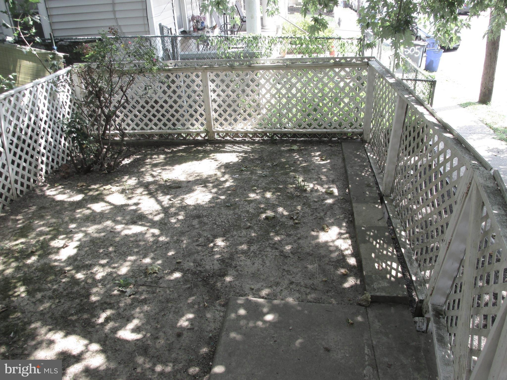 LAWNCREST - Residential