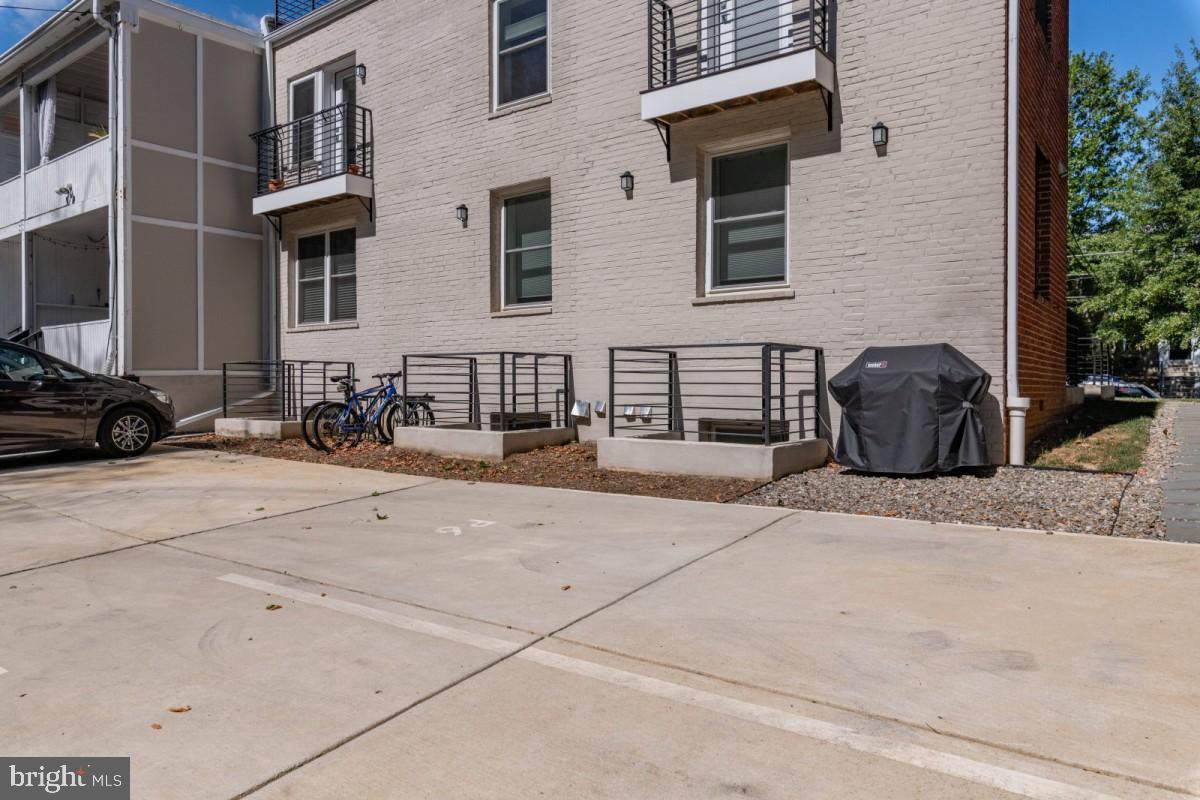 GLOVER PARK - Residential Lease