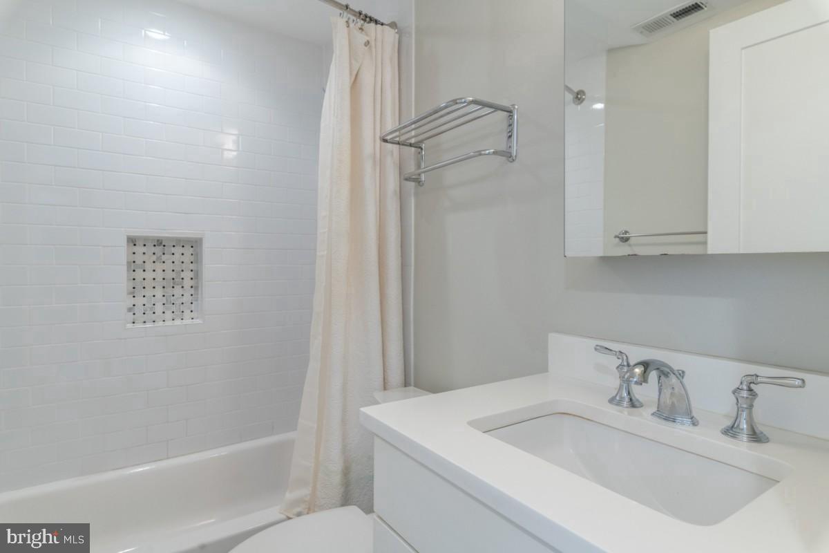 GLOVER PARK - Residential Lease