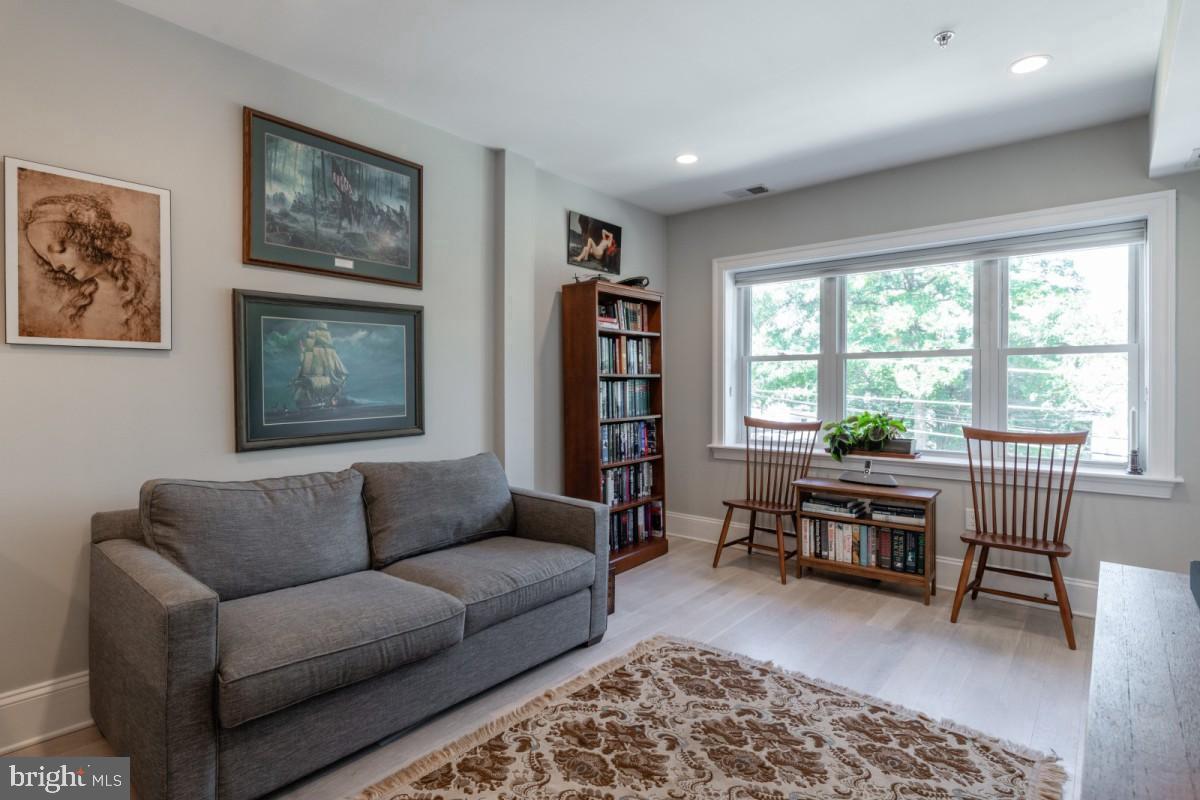 GLOVER PARK - Residential Lease