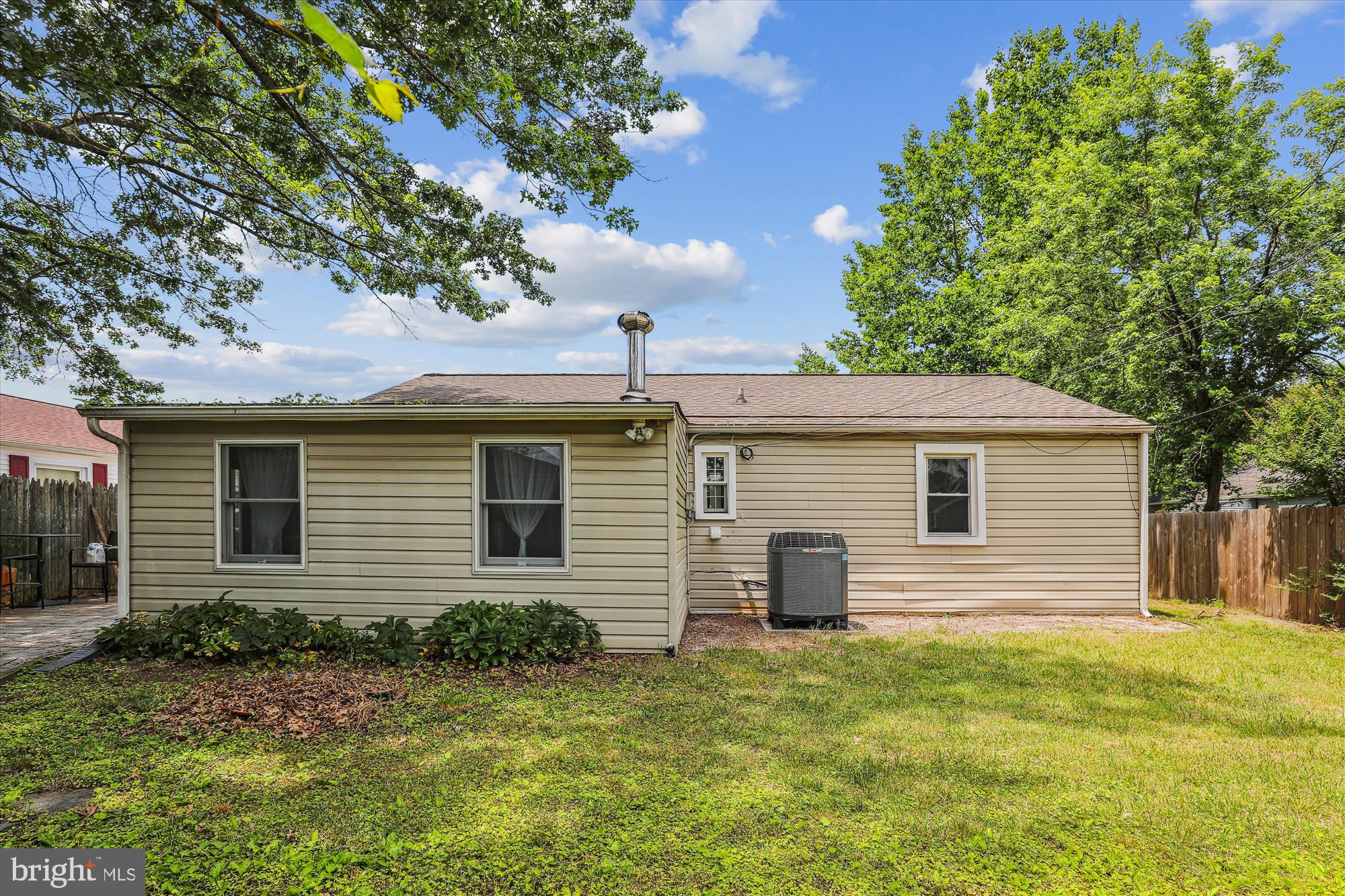 1611 KIMBER ROAD